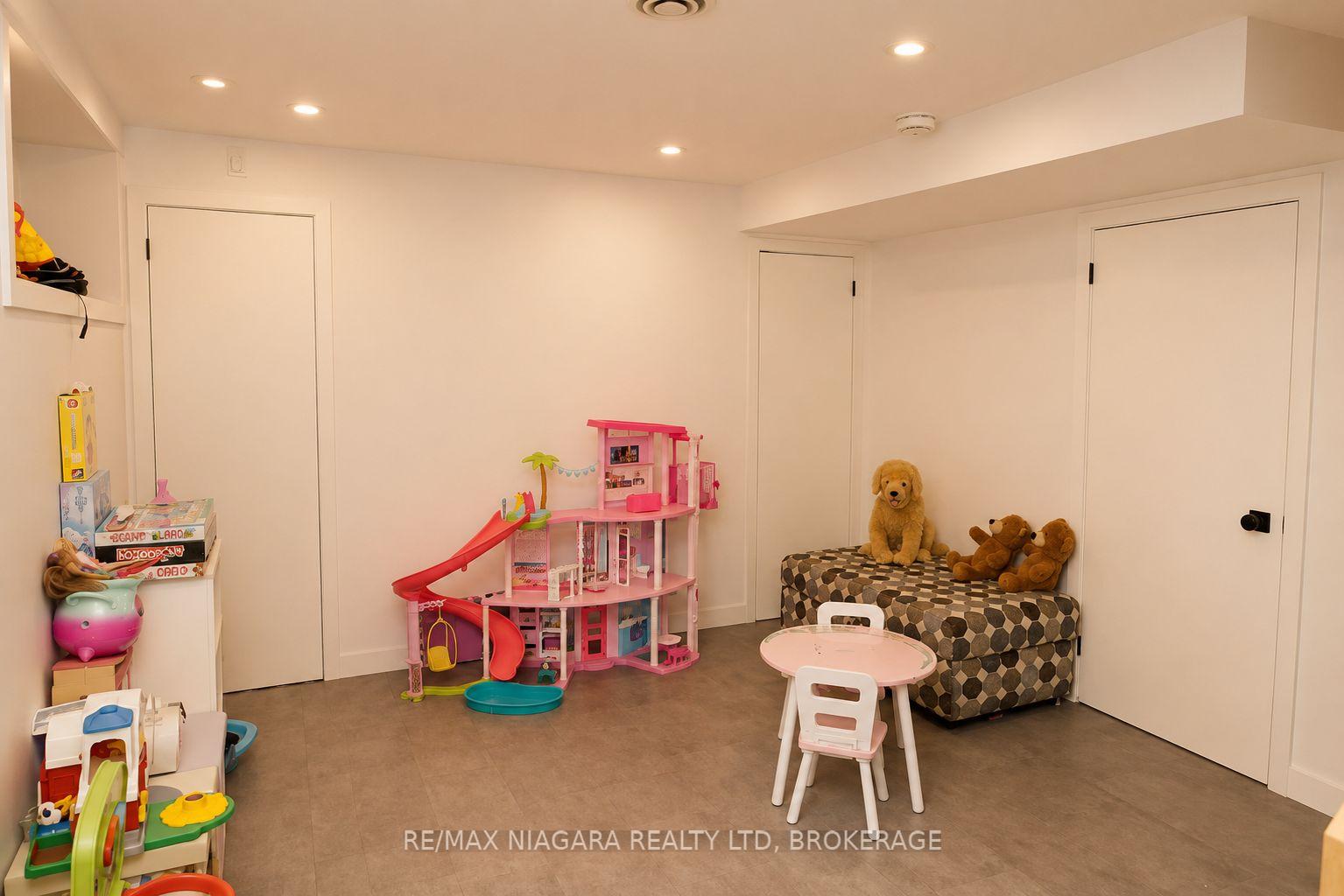 Photo 56 of 1 Timber Lane, St. Catharines, Lakeport — HOMEH