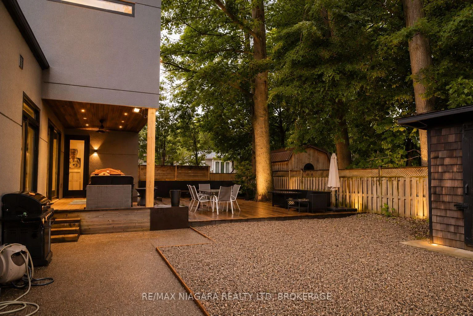 Photo 2 of 1 Timber Lane, St. Catharines, Lakeport — HOMEH
