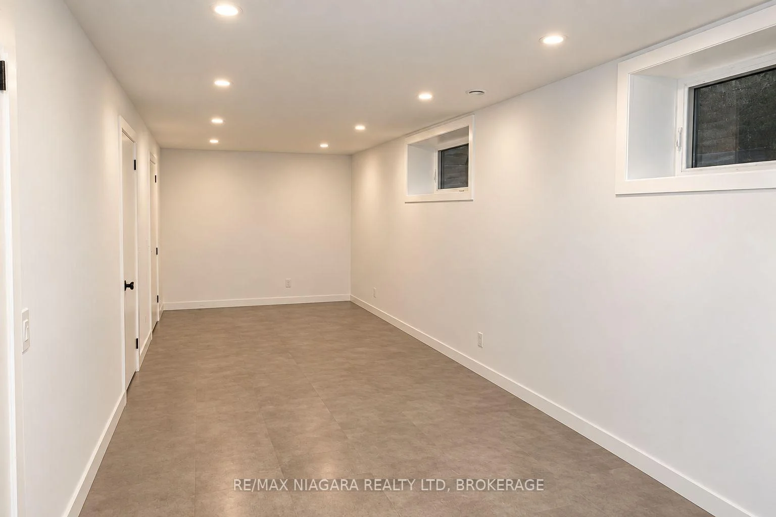 Photo 36 of 1 Timber Lane, St. Catharines, Lakeport — HOMEH