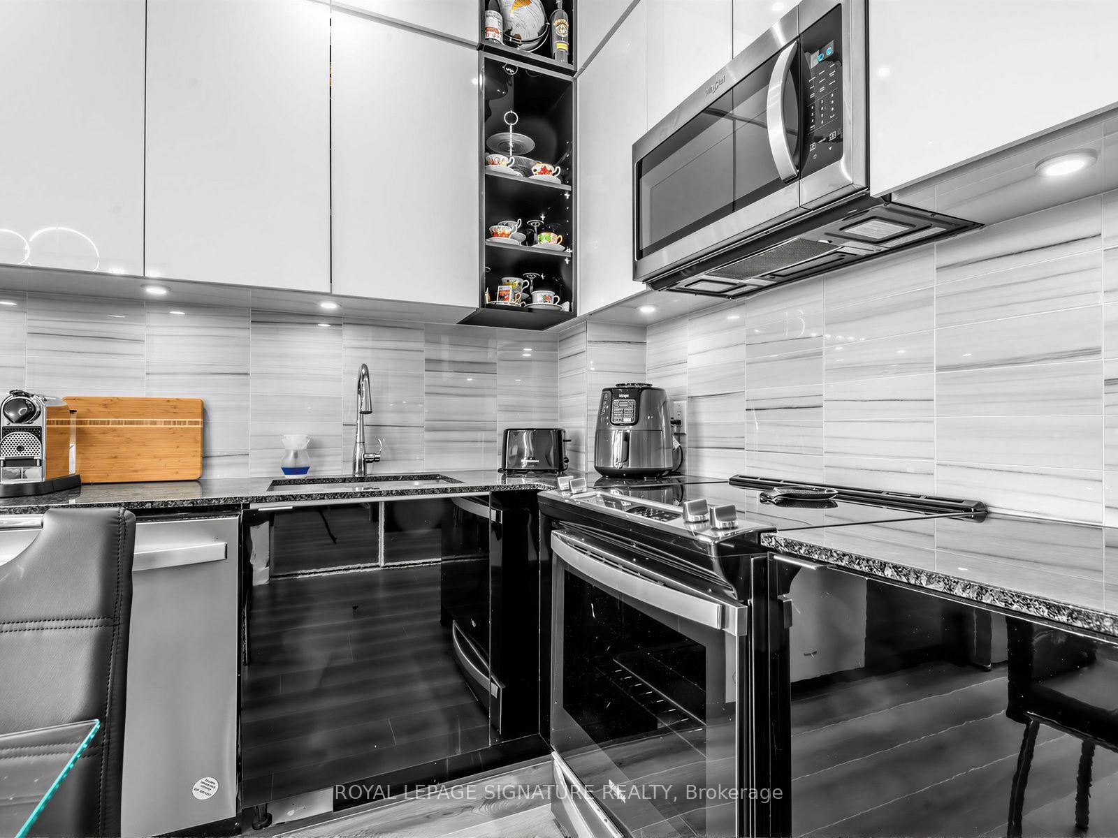 Photo 9 of Unit 1205, 100 Eagle Rock Way, Vaughan, Rural Vaughan — HOMEH