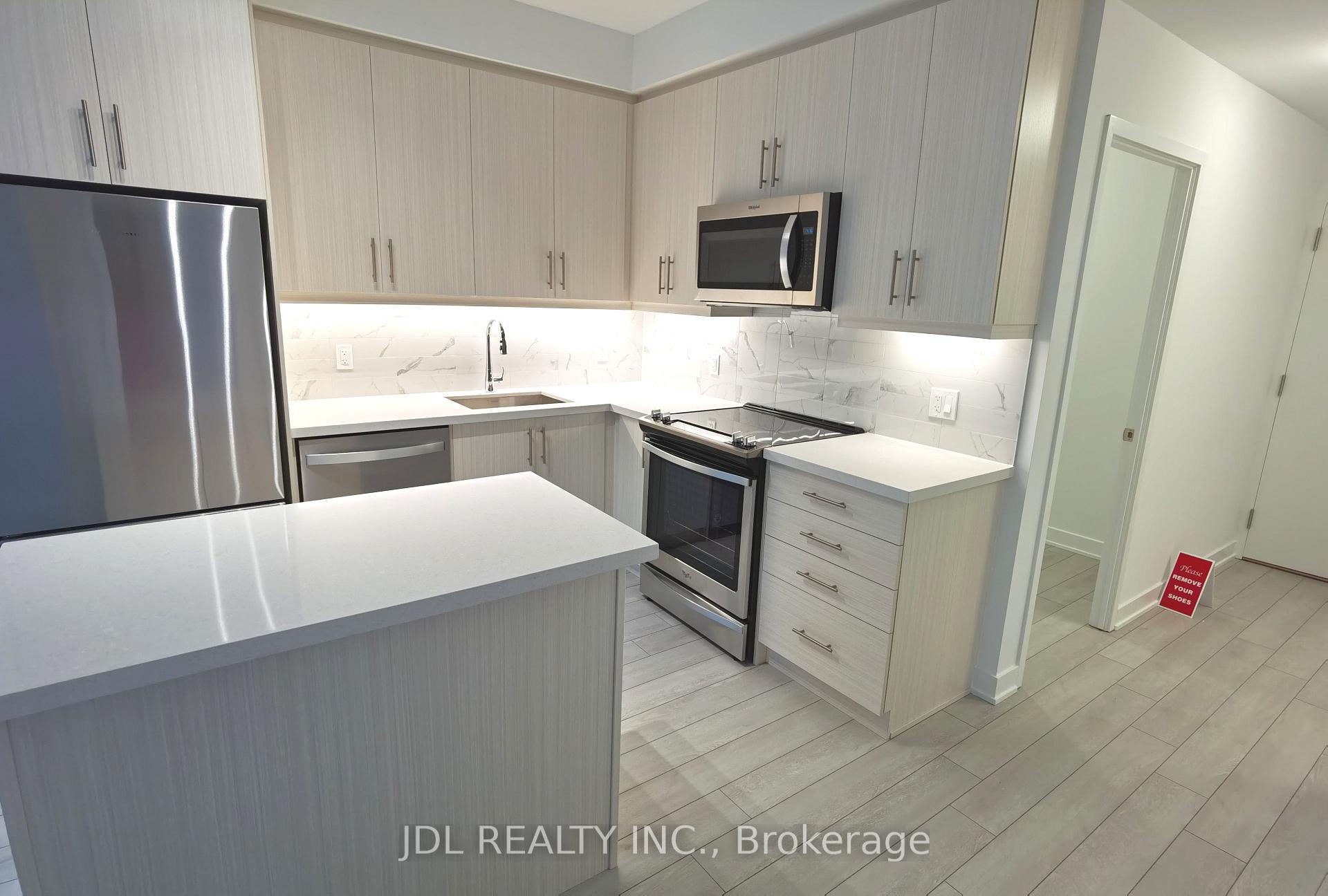 Photo 2 of Unit 806, 85 Oneida Crescent, Richmond Hill, Langstaff — HOMEH