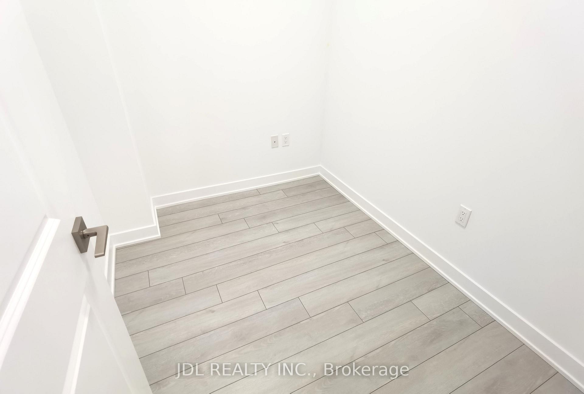 Photo 8 of Unit 806, 85 Oneida Crescent, Richmond Hill, Langstaff — HOMEH