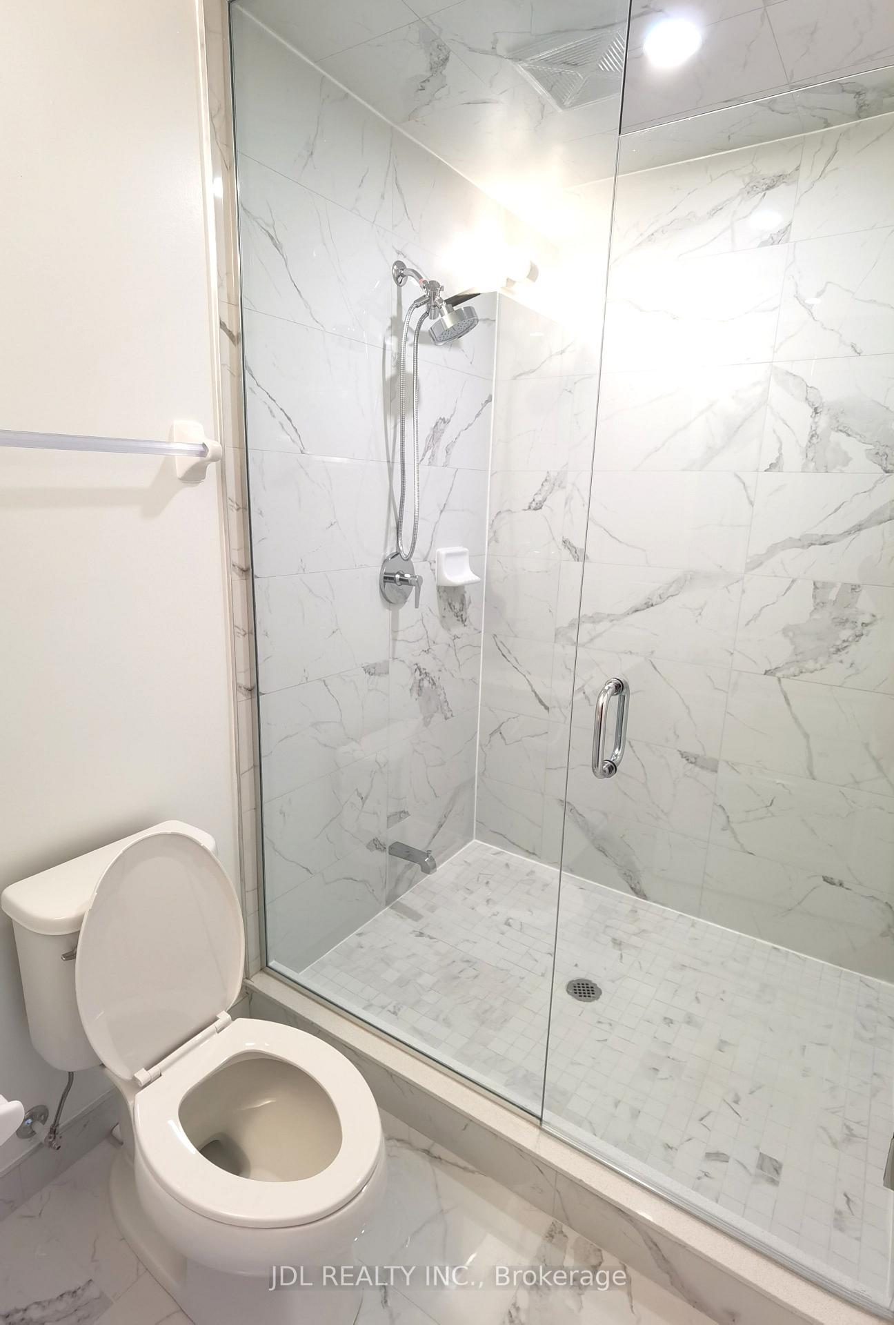 Photo 10 of Unit 806, 85 Oneida Crescent, Richmond Hill, Langstaff — HOMEH