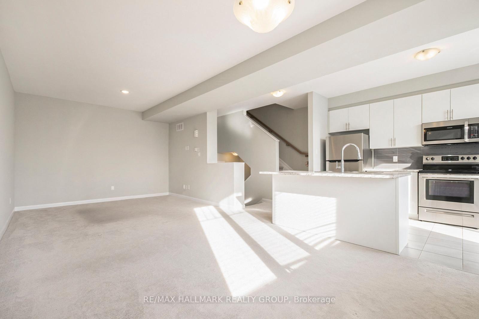 Photo 6 of 48 Teelin Circle, Ottawa, Barrhaven - Half Moon Bay — HOMEH