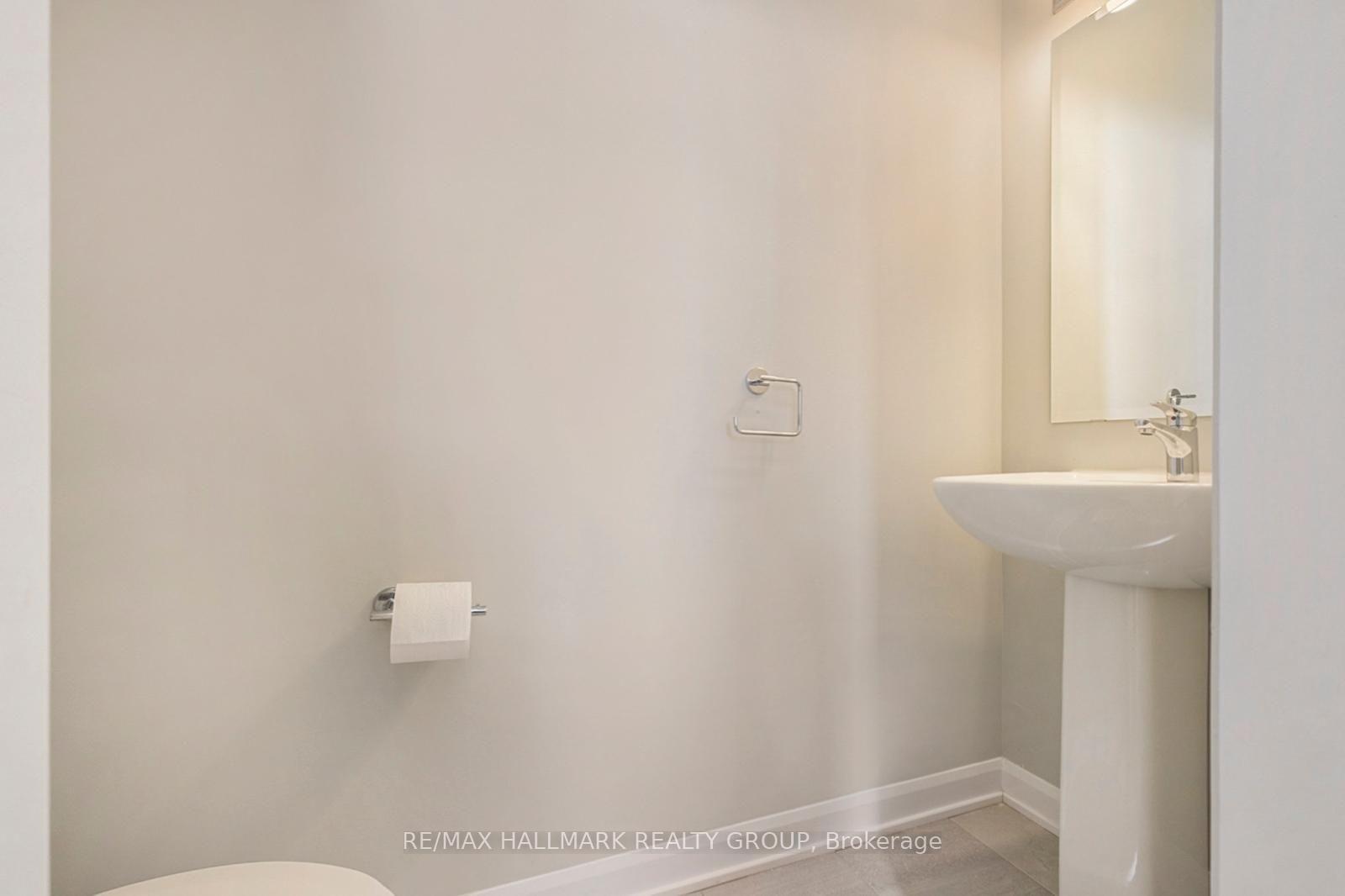 Photo 8 of 48 Teelin Circle, Ottawa, Barrhaven - Half Moon Bay — HOMEH