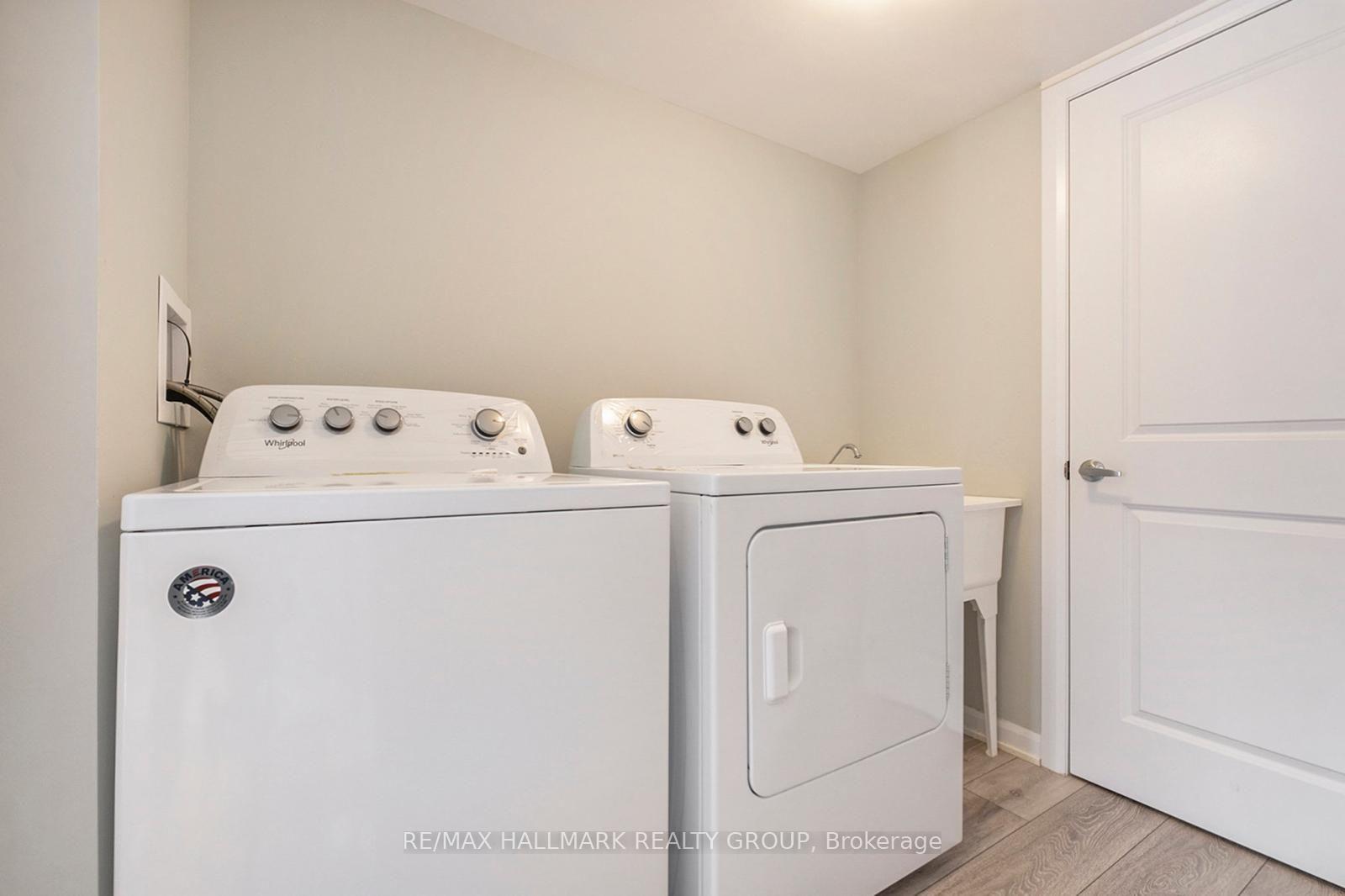 Photo 9 of 48 Teelin Circle, Ottawa, Barrhaven - Half Moon Bay — HOMEH