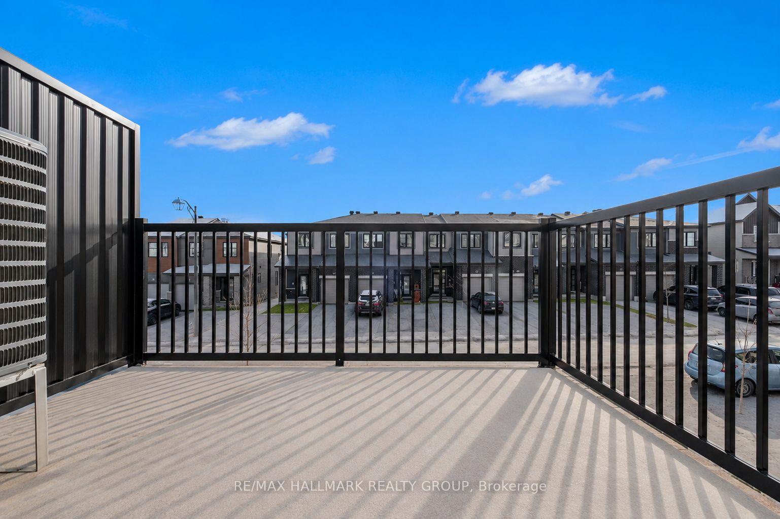 Photo 16 of 48 Teelin Circle, Ottawa, Barrhaven - Half Moon Bay — HOMEH