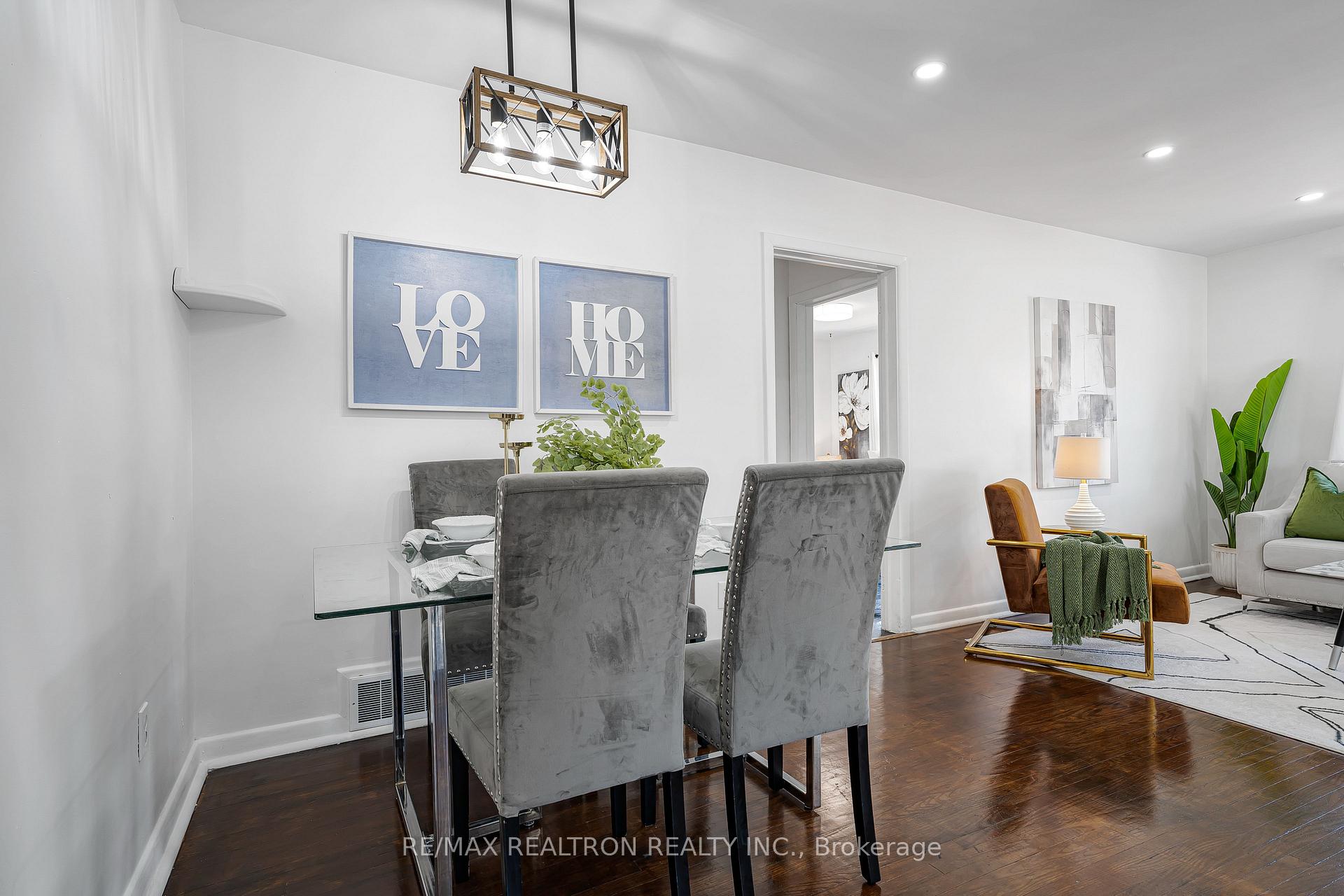 Photo 7 of 6 Stephenfrank Road, Scarborough, Bendale — HOMEH