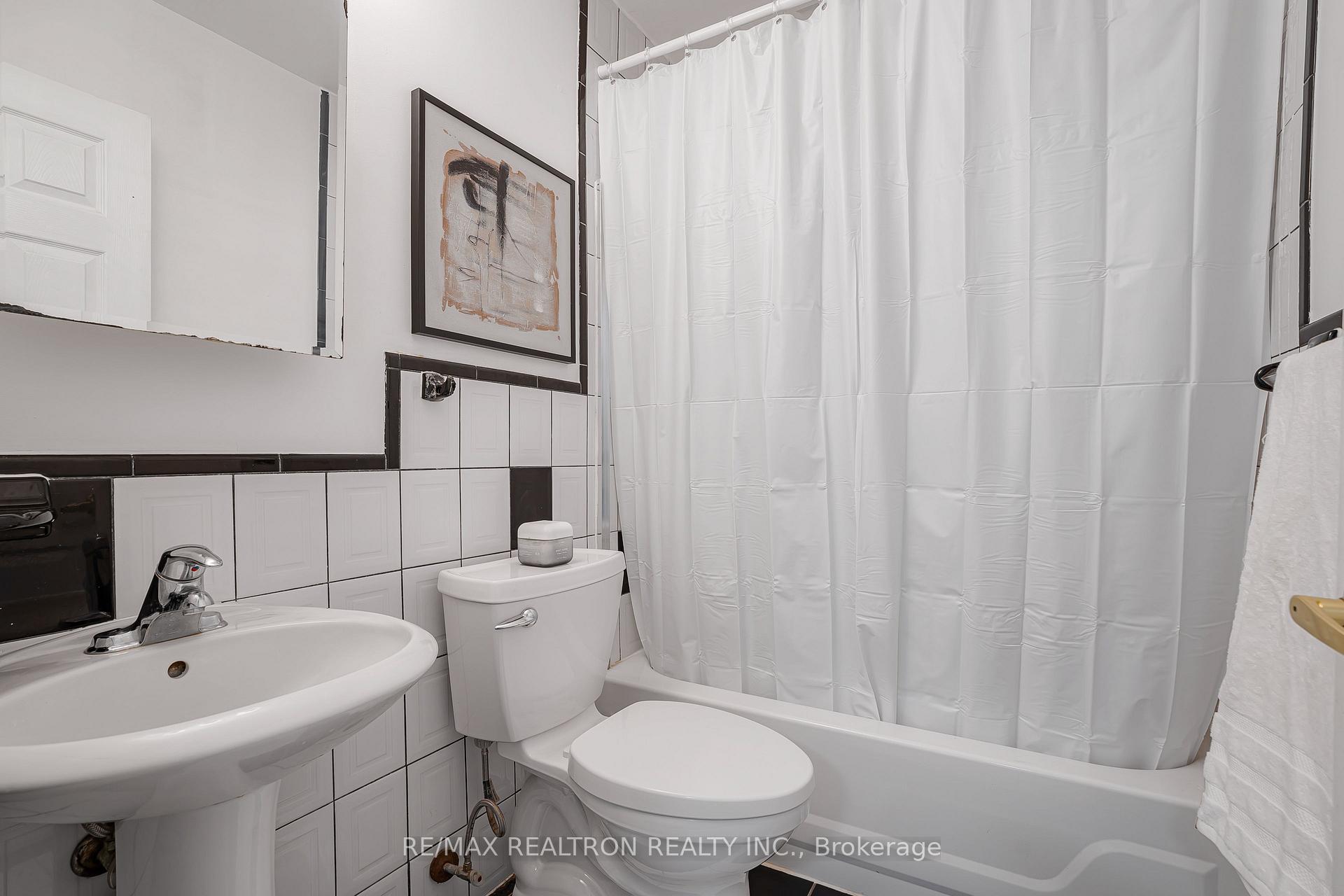 Photo 22 of 6 Stephenfrank Road, Scarborough, Bendale — HOMEH