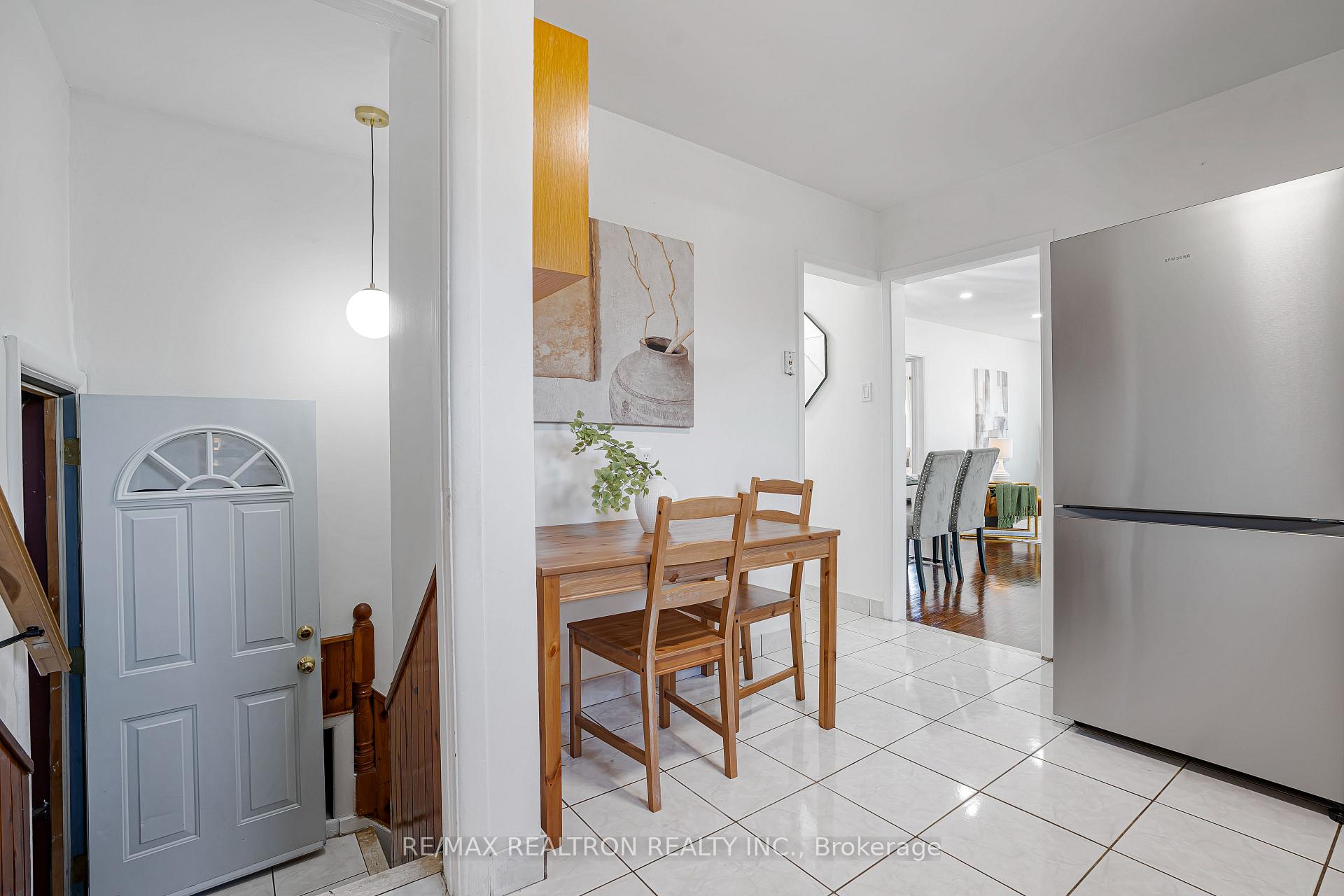 Photo 26 of 6 Stephenfrank Road, Scarborough, Bendale — HOMEH