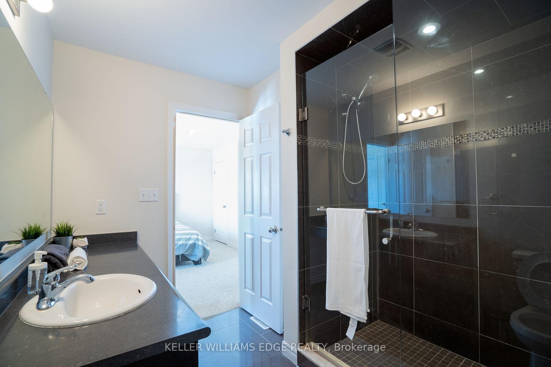 Photo 16 of 44 Medici Lane, Hamilton, Carpenter — HOMEH