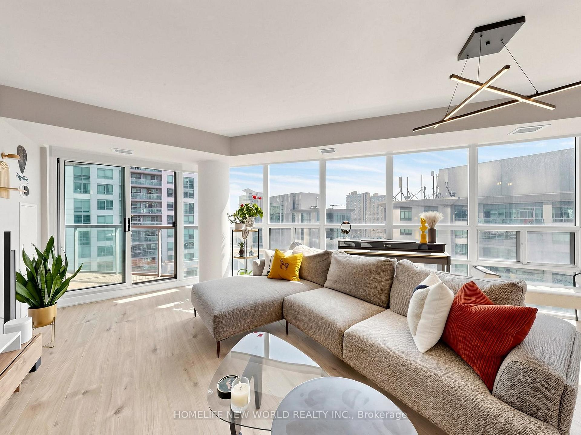 Front of Unit 1911, 30 Grand Trunk Crescent