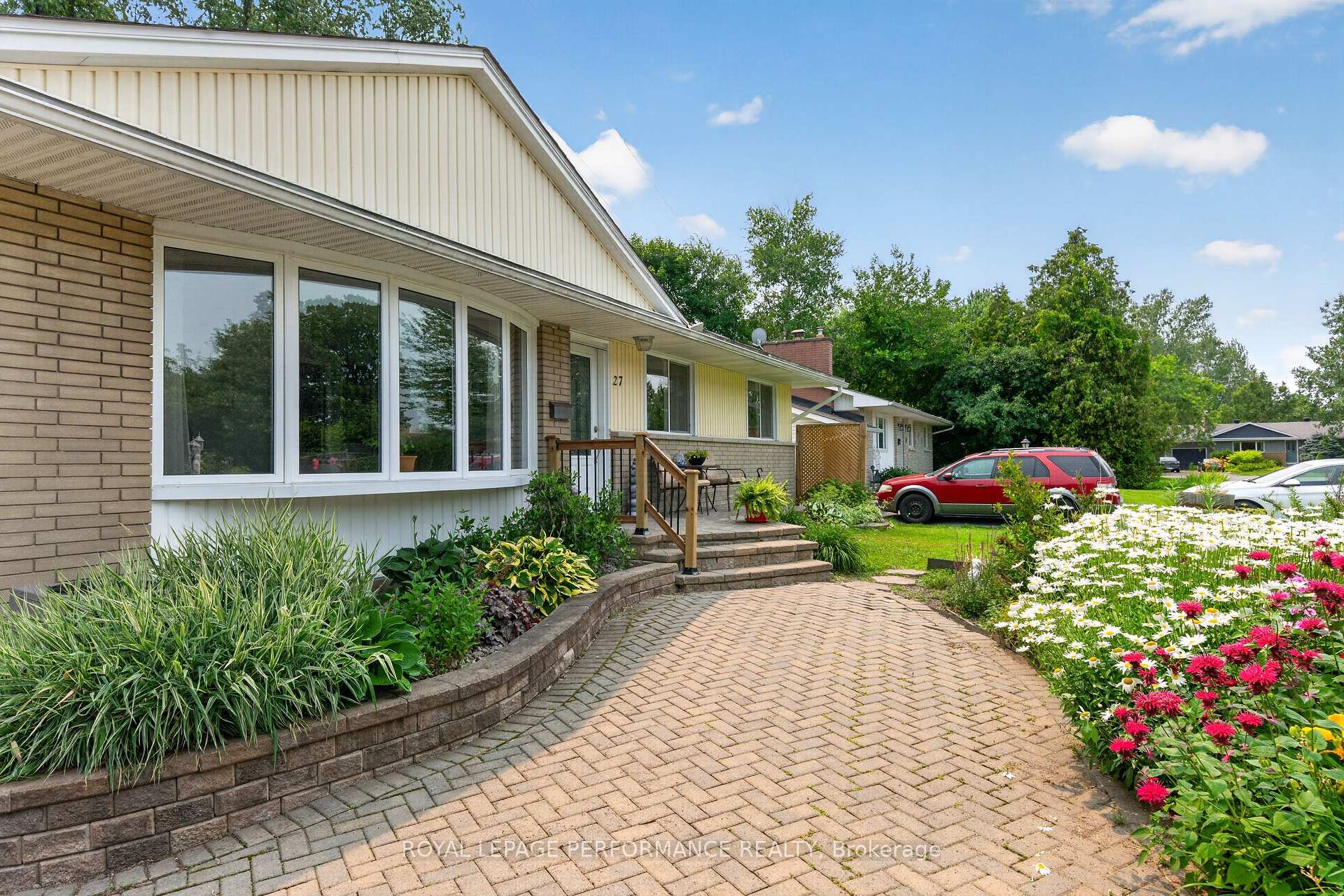 Photo 1 of 27 Ilkley Crescent, Ottawa, Manordale — HOMEH