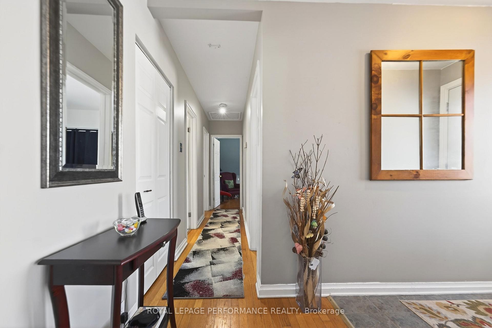 Photo 4 of 27 Ilkley Crescent, Ottawa, Manordale — HOMEH