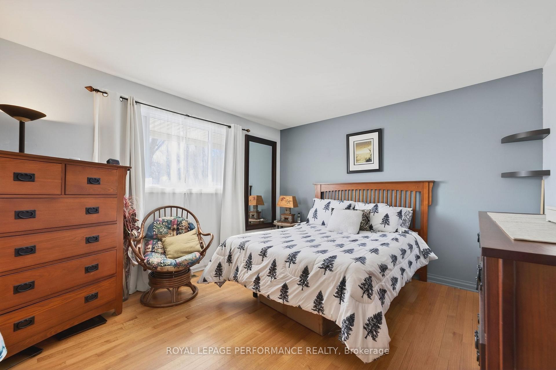 Photo 16 of 27 Ilkley Crescent, Ottawa, Manordale — HOMEH