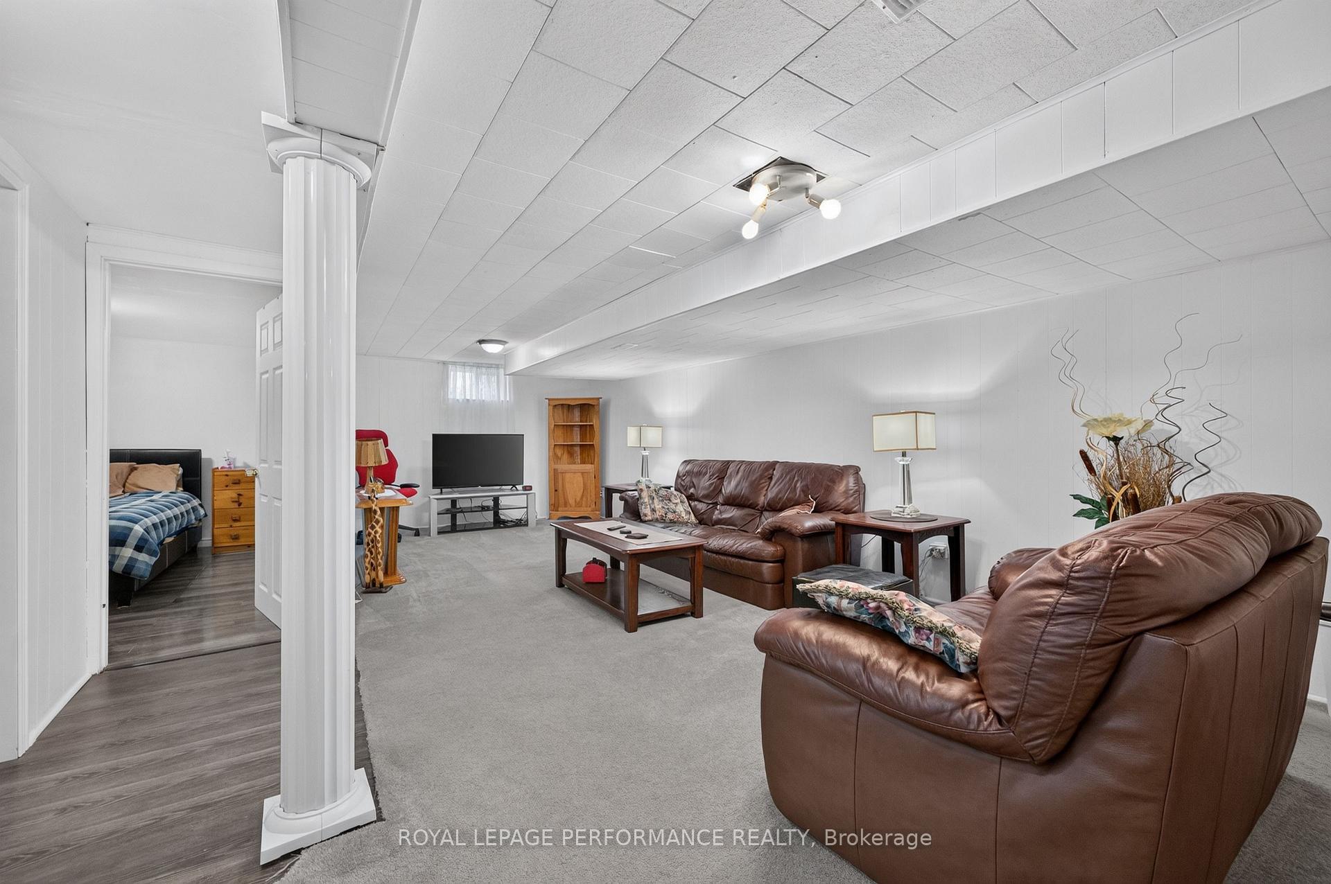 Photo 20 of 27 Ilkley Crescent, Ottawa, Manordale — HOMEH