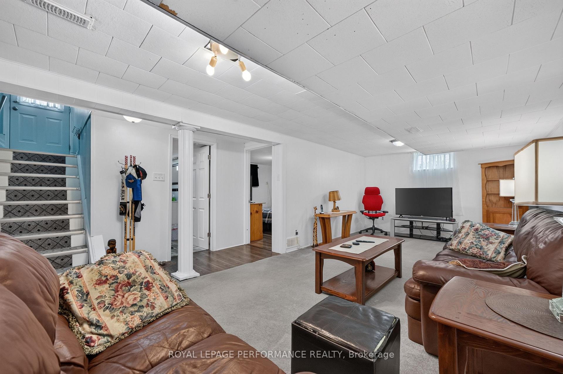 Photo 21 of 27 Ilkley Crescent, Ottawa, Manordale — HOMEH