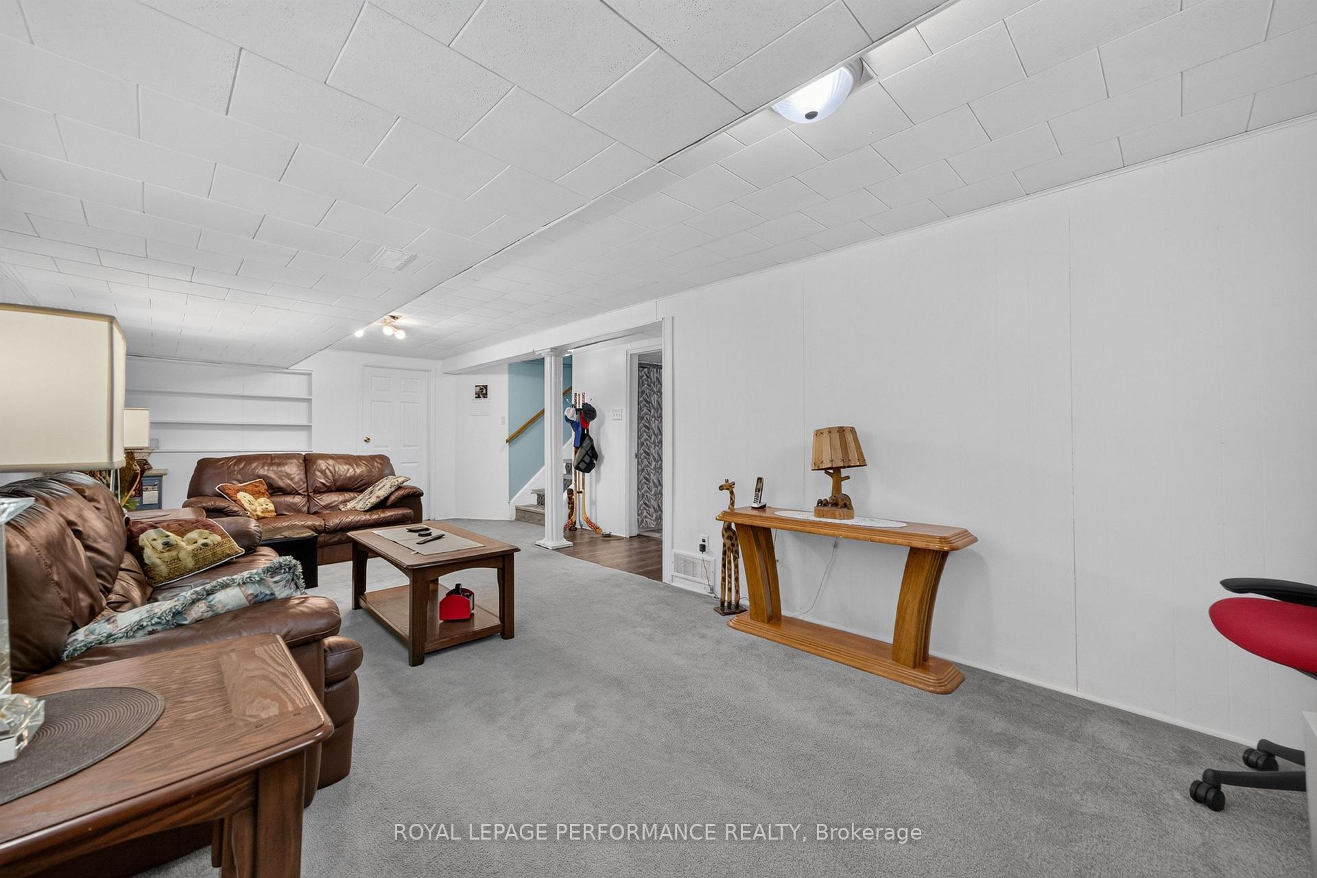 Photo 23 of 27 Ilkley Crescent, Ottawa, Manordale — HOMEH