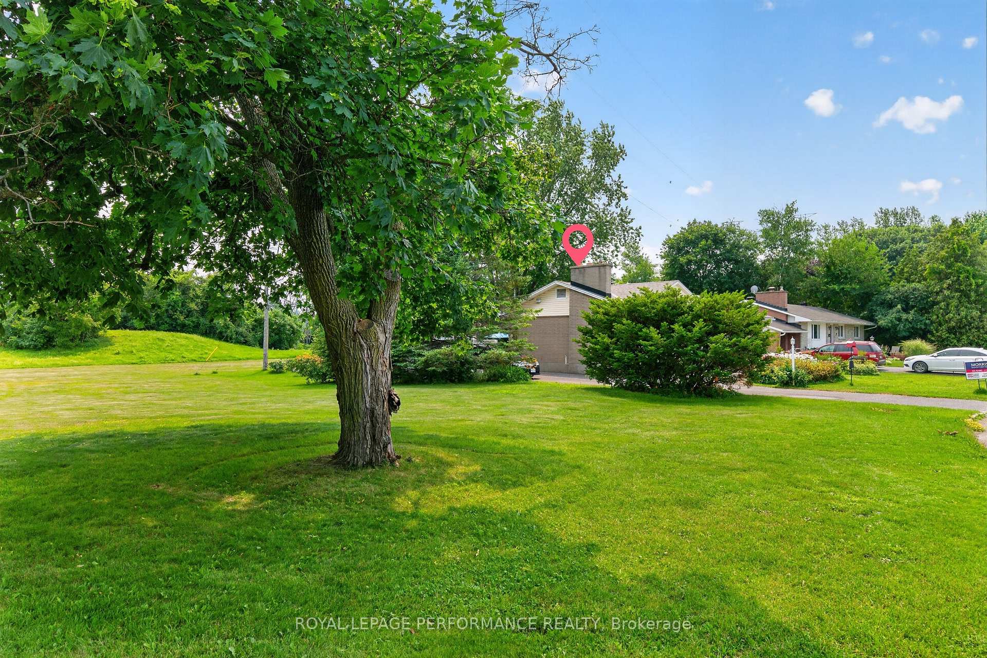 Photo 26 of 27 Ilkley Crescent, Ottawa, Manordale — HOMEH