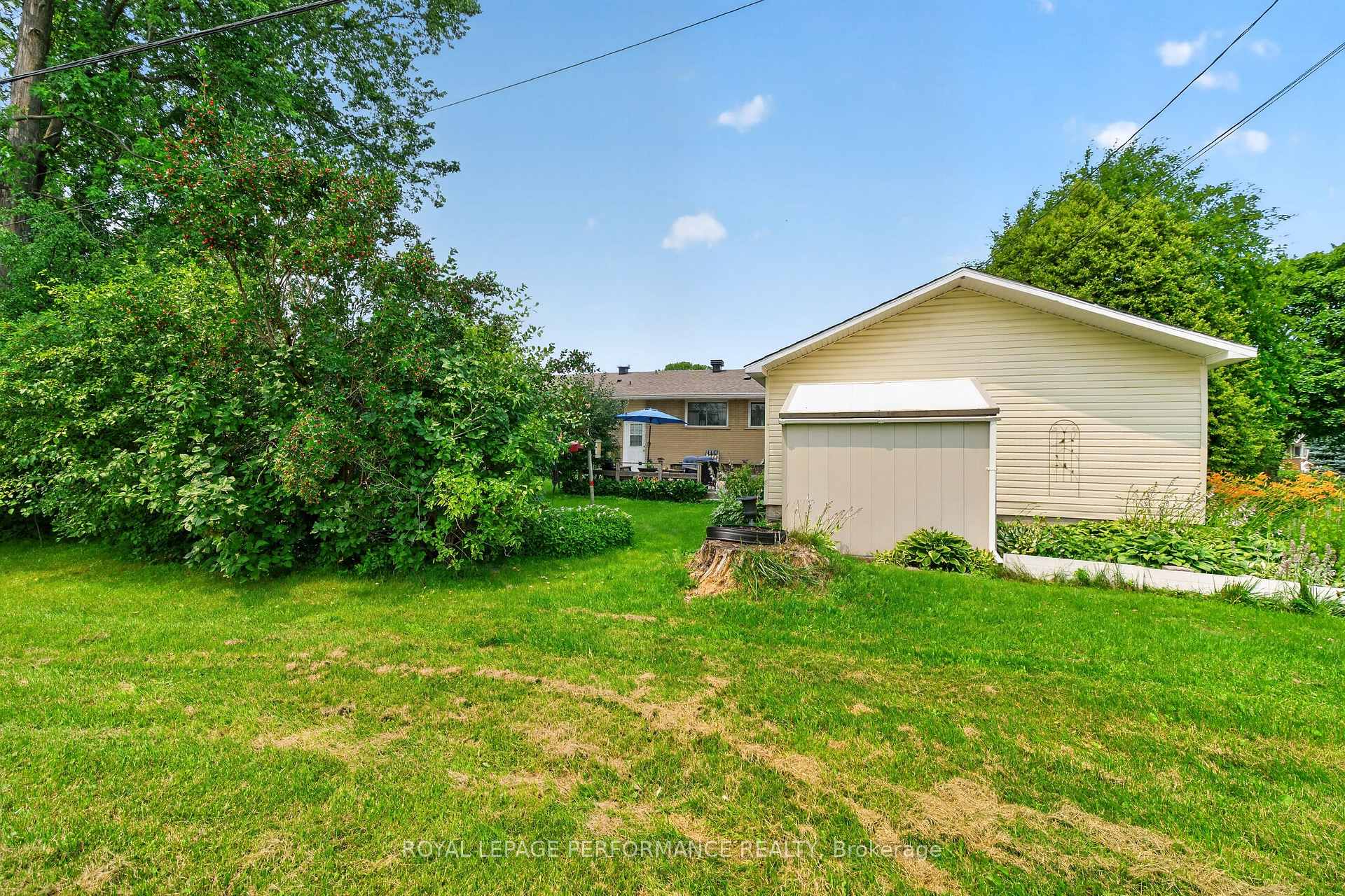 Photo 34 of 27 Ilkley Crescent, Ottawa, Manordale — HOMEH