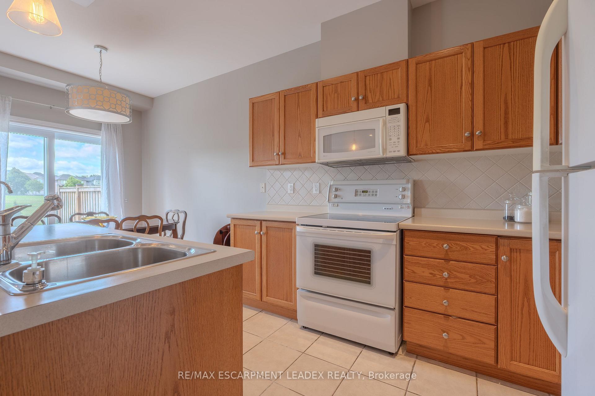Photo 6 of 26 Olivia Place, Hamilton, Meadowlands — HOMEH