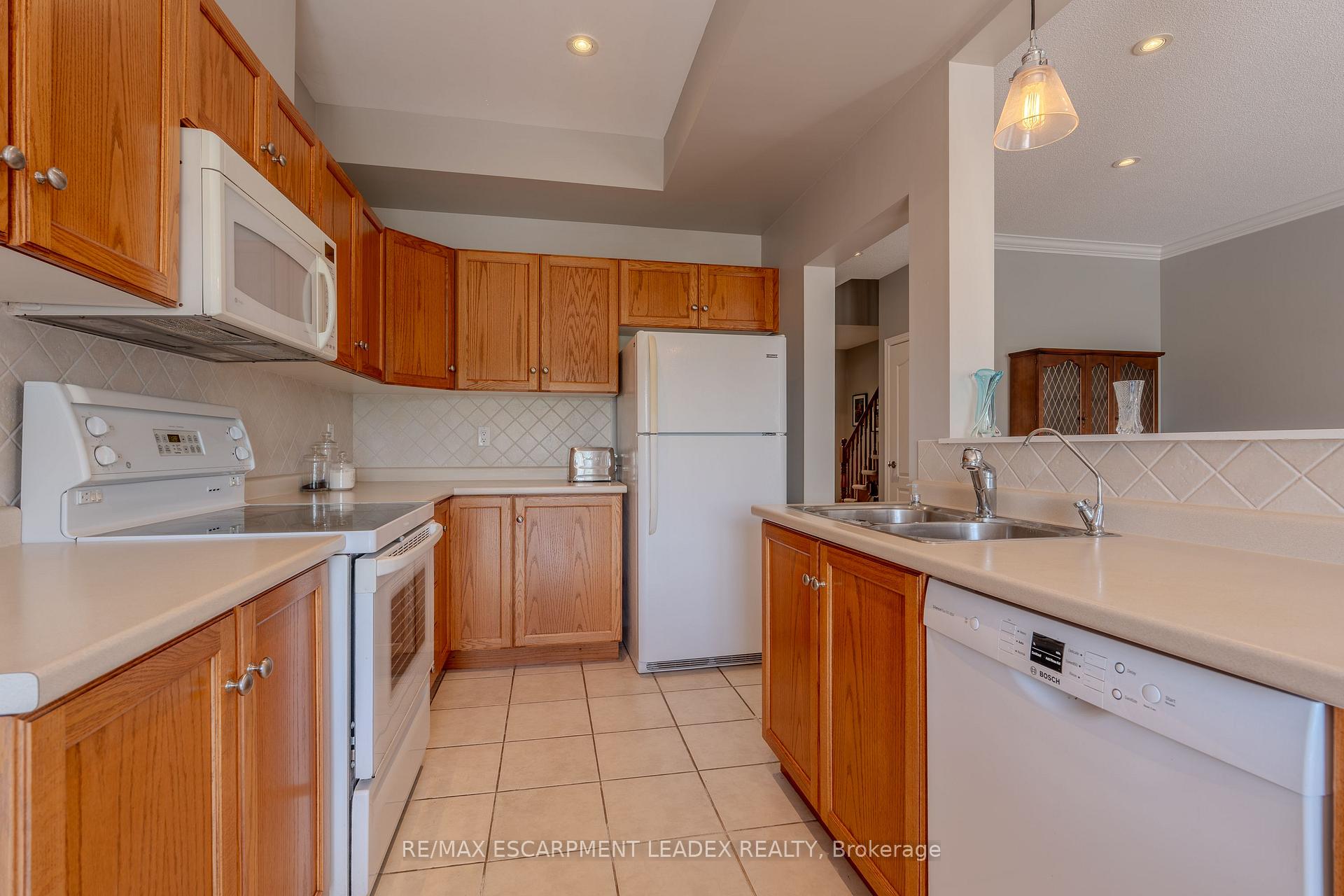 Photo 7 of 26 Olivia Place, Hamilton, Meadowlands — HOMEH