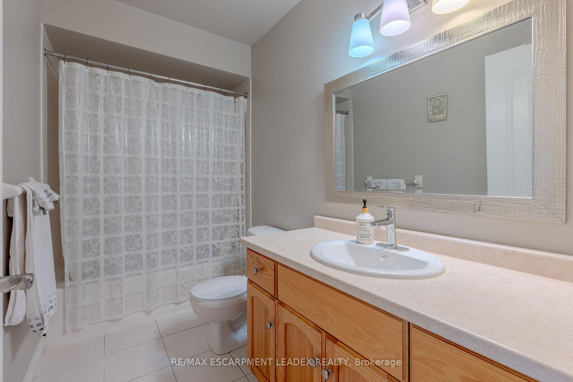 Photo 13 of 26 Olivia Place, Hamilton, Meadowlands — HOMEH