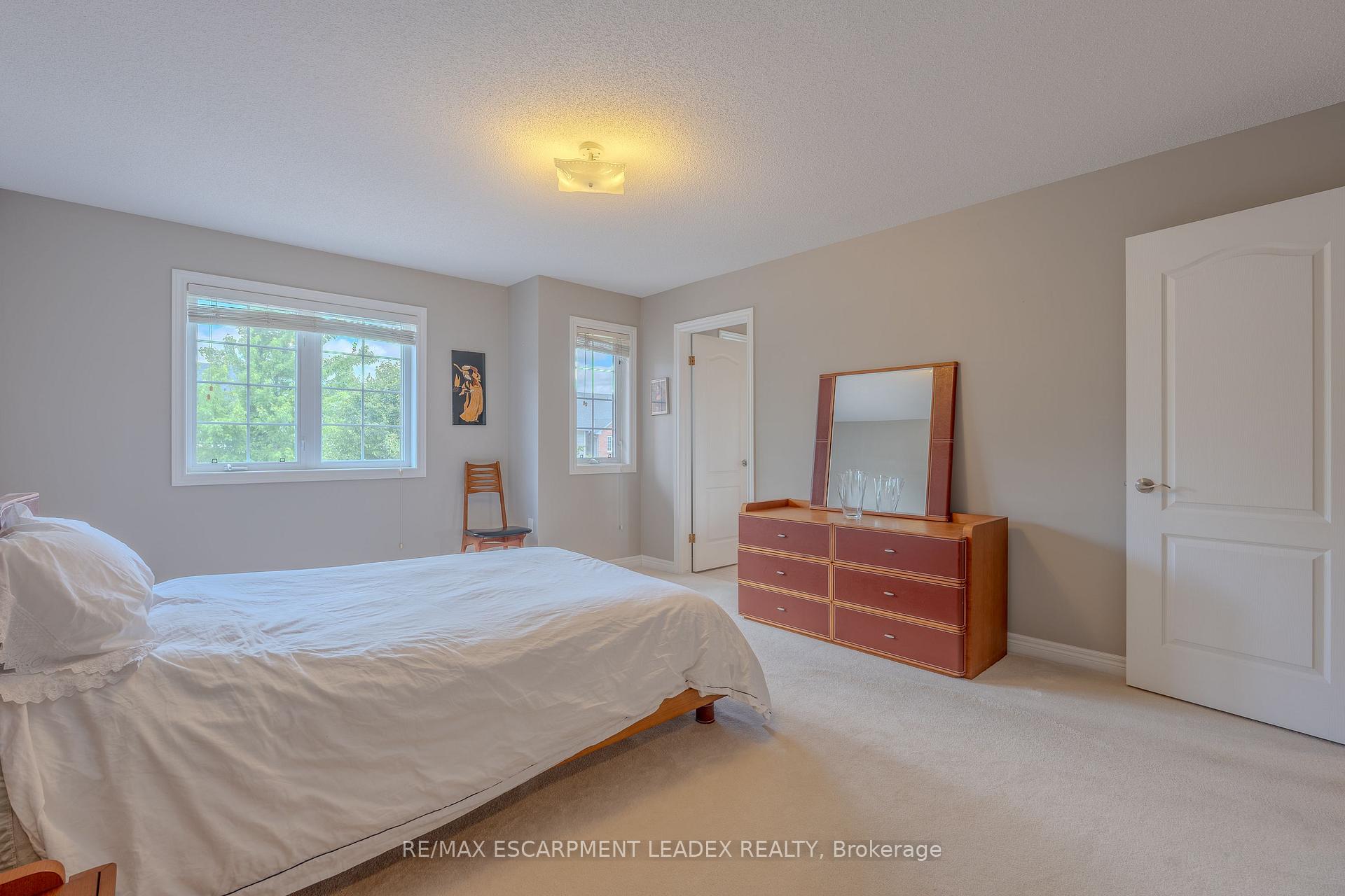 Photo 16 of 26 Olivia Place, Hamilton, Meadowlands — HOMEH