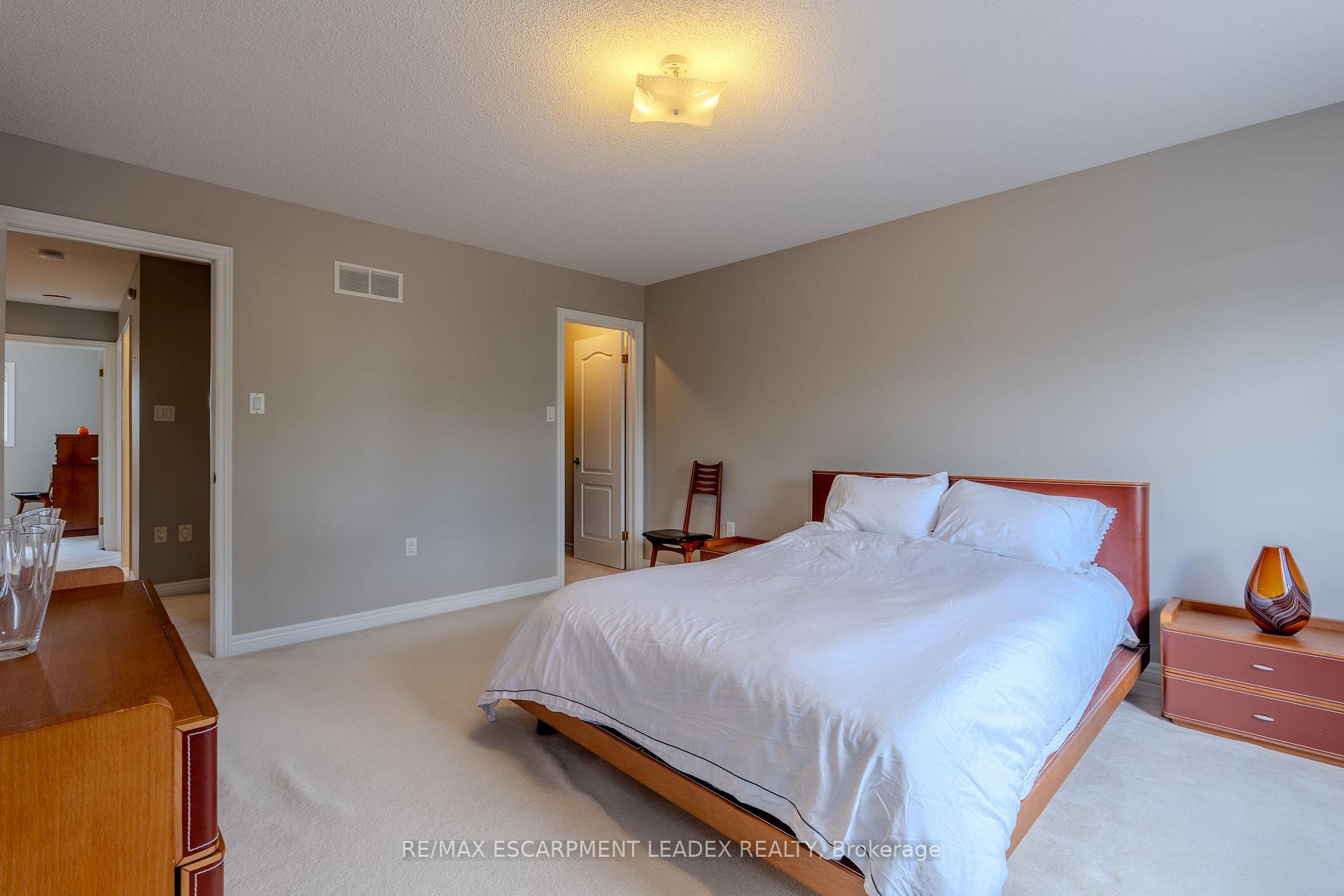 Photo 17 of 26 Olivia Place, Hamilton, Meadowlands — HOMEH