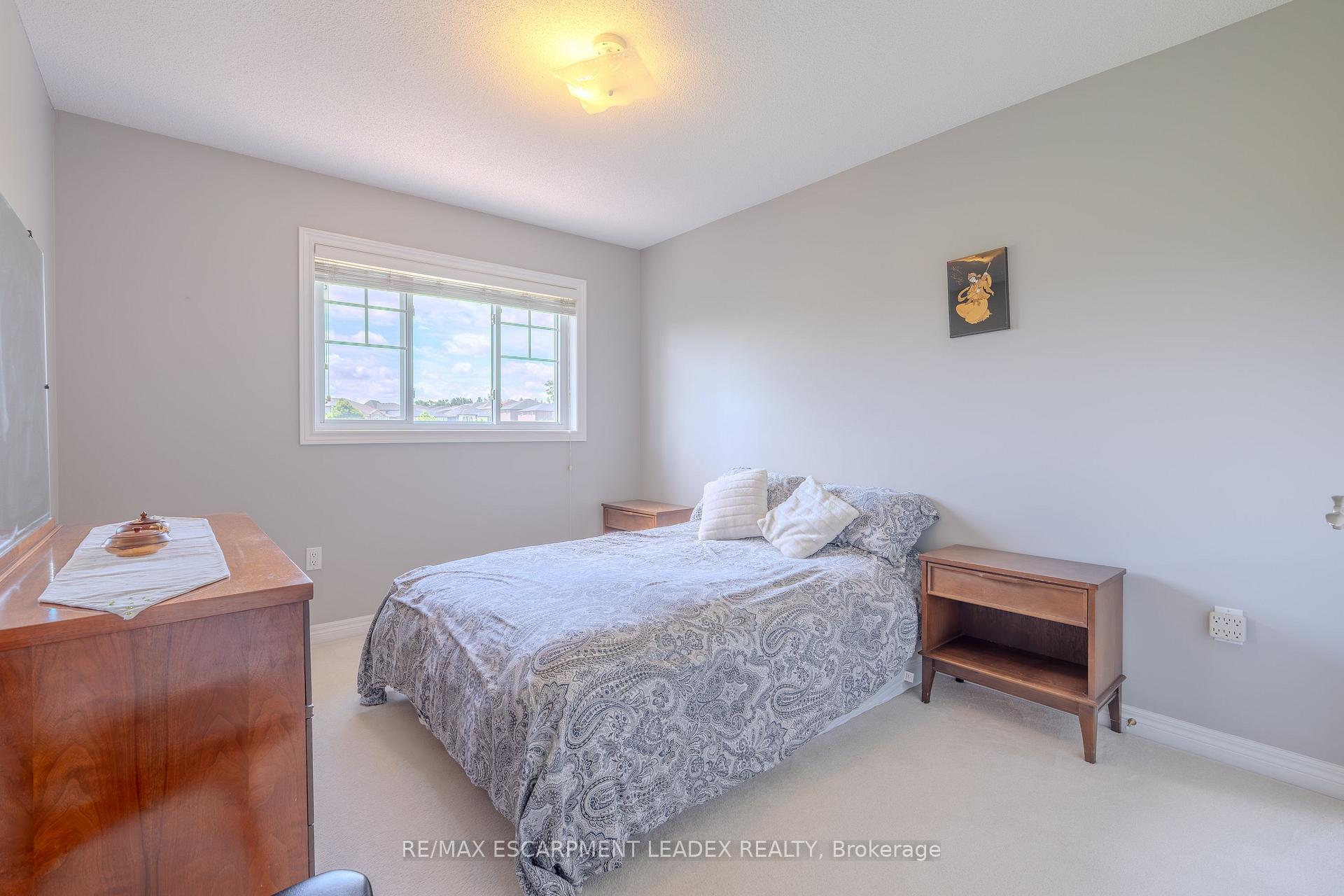Photo 20 of 26 Olivia Place, Hamilton, Meadowlands — HOMEH