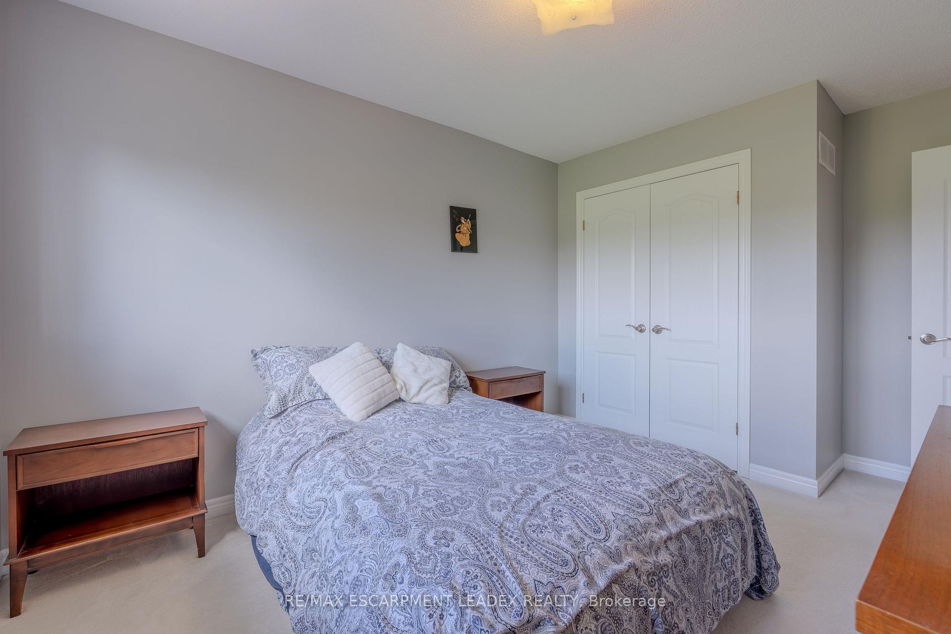 Photo 21 of 26 Olivia Place, Hamilton, Meadowlands — HOMEH