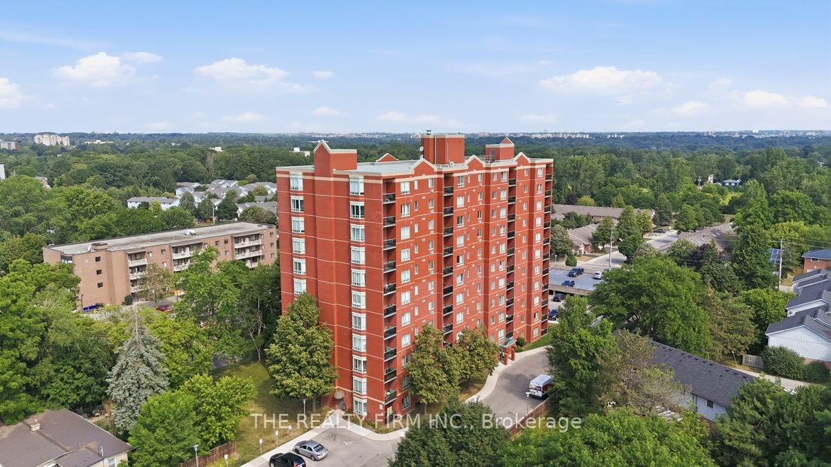 Front of Unit 904, 76 Base Line Road W