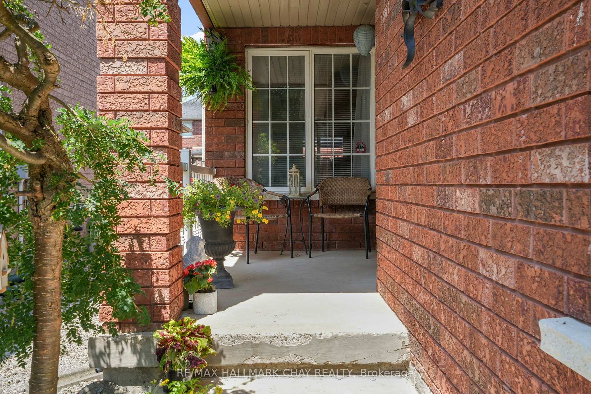 Photo 4 of 110 Henderson Crescent, New Tecumseth, Alliston — HOMEH