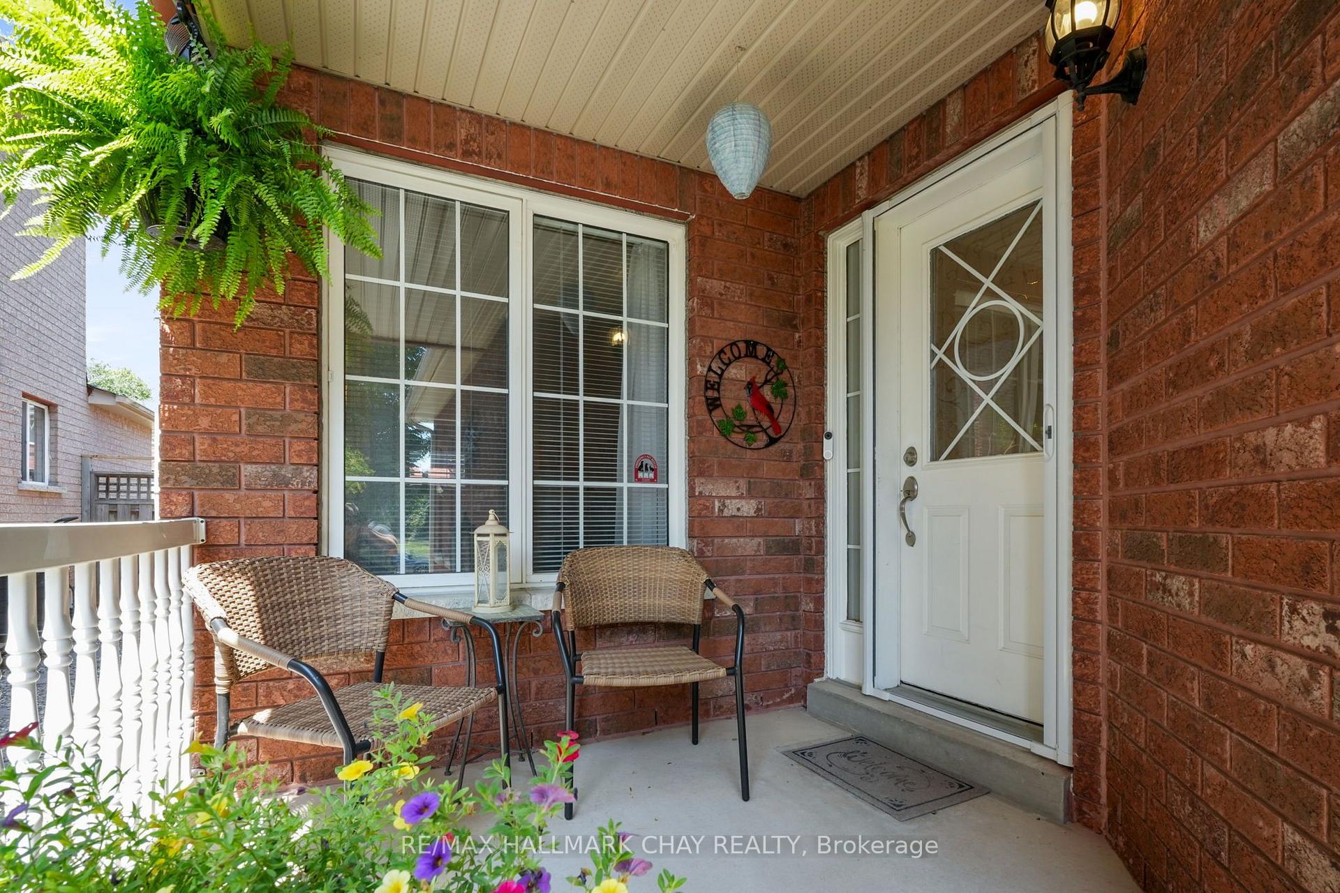 Photo 5 of 110 Henderson Crescent, New Tecumseth, Alliston — HOMEH