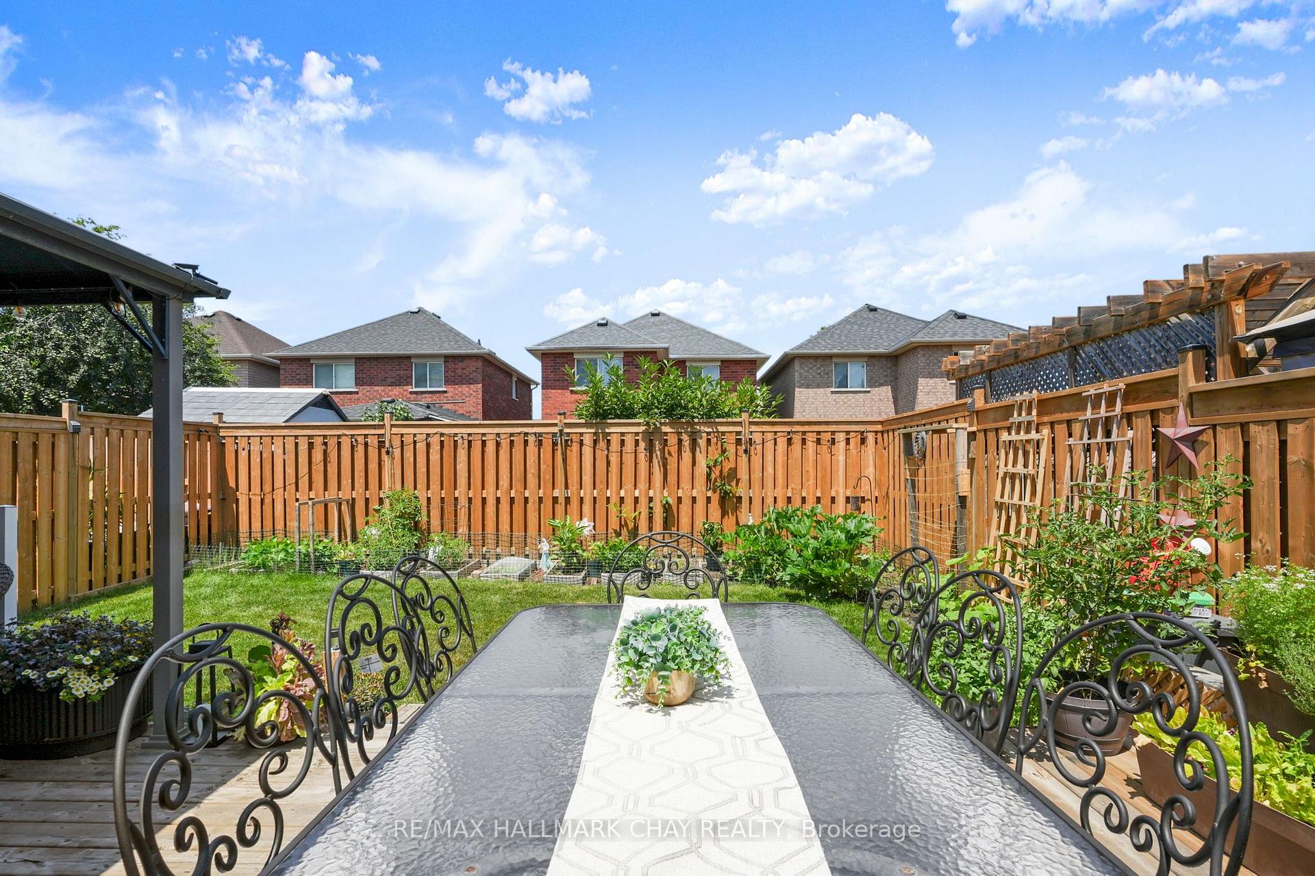Photo 38 of 110 Henderson Crescent, New Tecumseth, Alliston — HOMEH