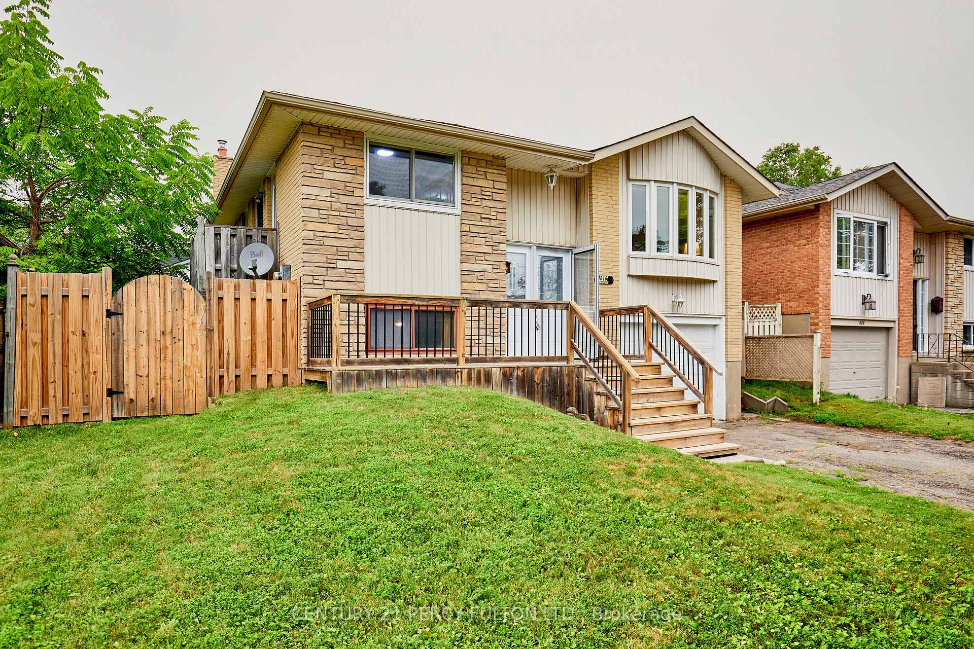 Photo 2 of 816 Carnaby Crescent, Oshawa, Centennial — HOMEH