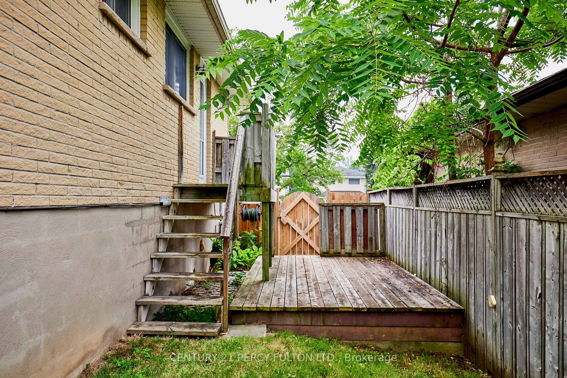 Photo 28 of 816 Carnaby Crescent, Oshawa, Centennial — HOMEH
