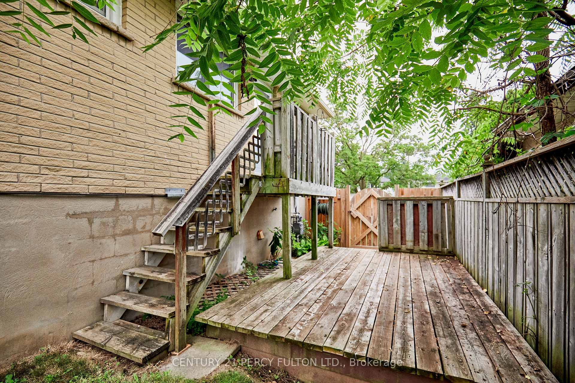 Photo 29 of 816 Carnaby Crescent, Oshawa, Centennial — HOMEH