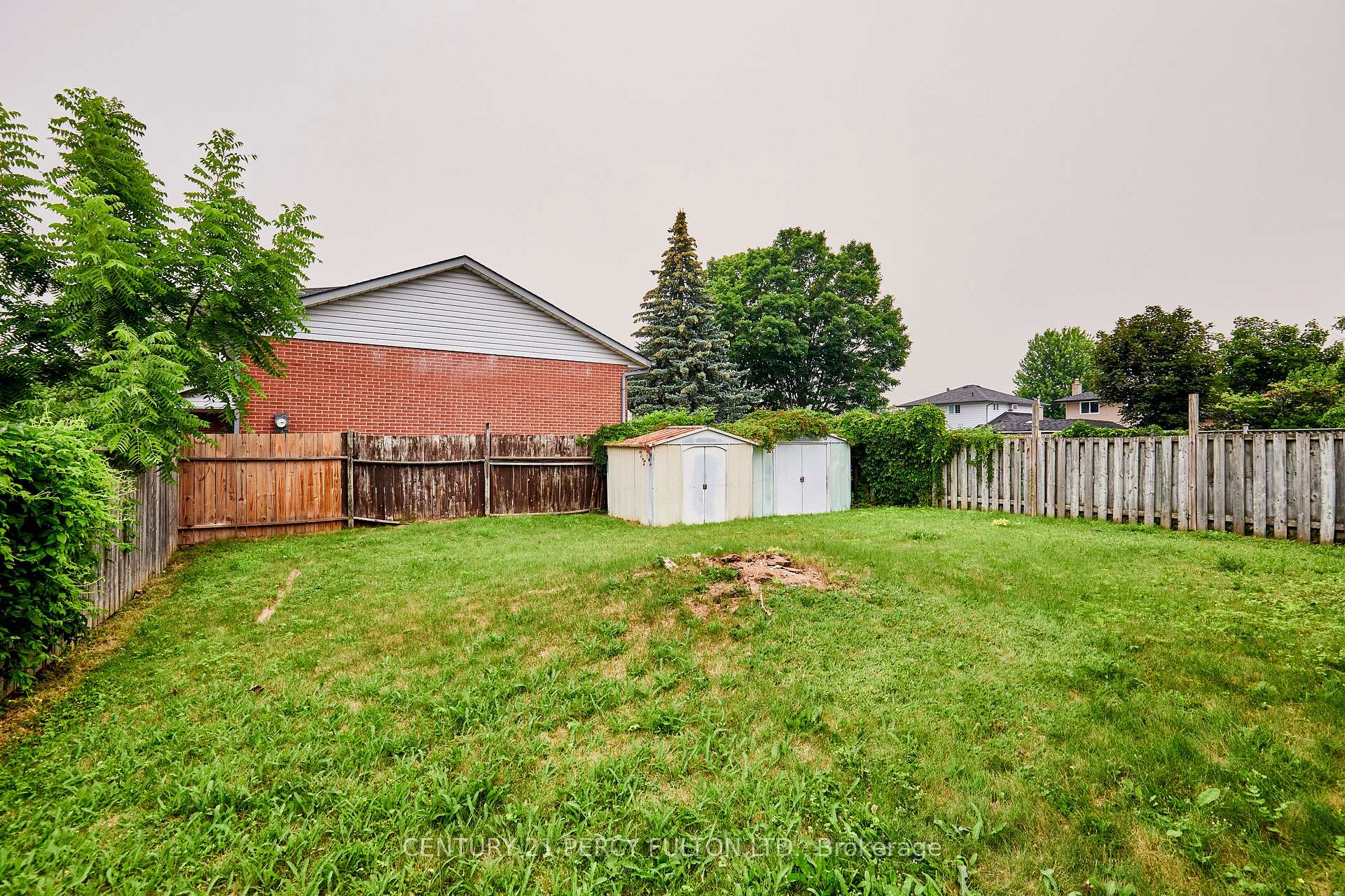 Photo 30 of 816 Carnaby Crescent, Oshawa, Centennial — HOMEH
