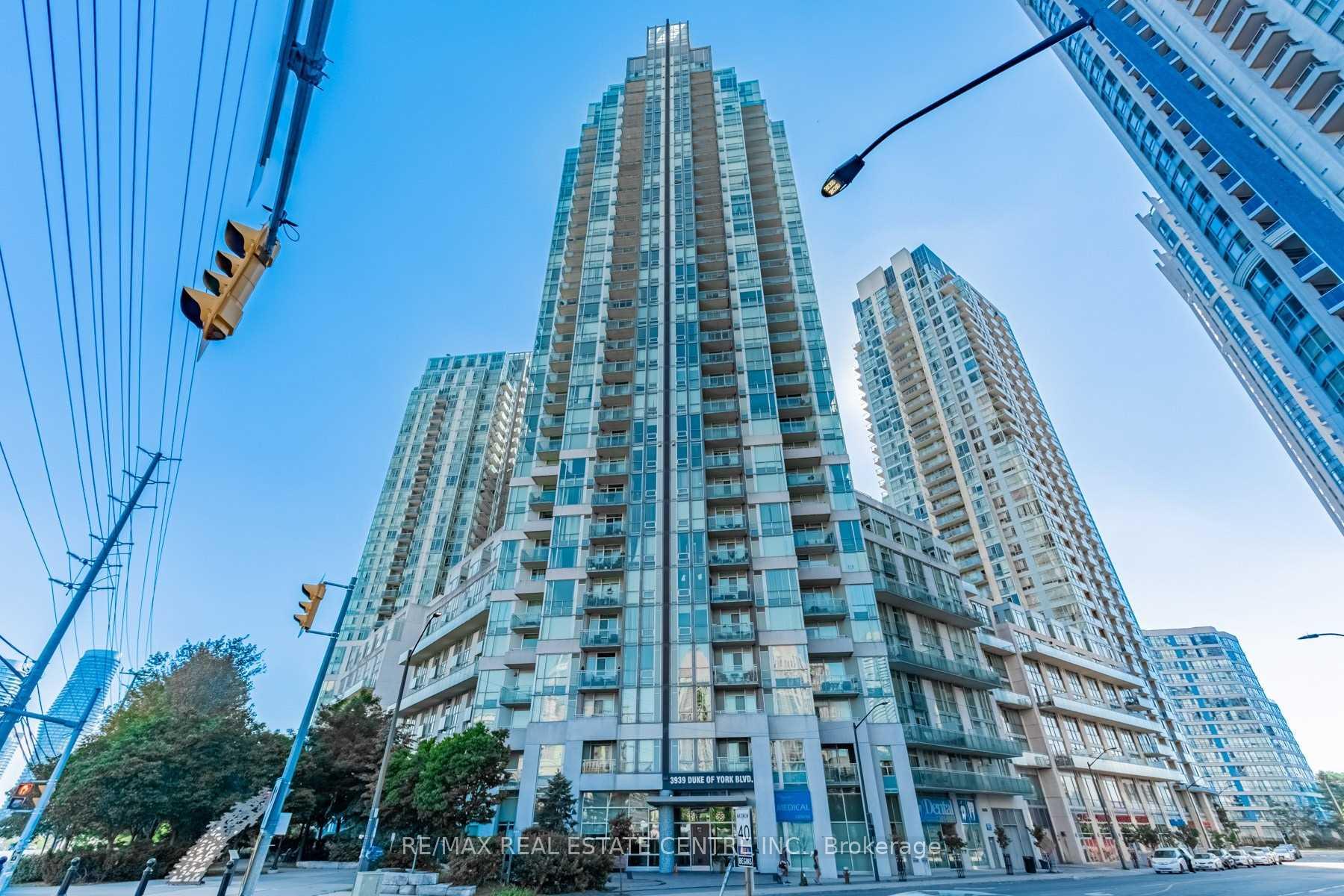Front of Unit 913, 3939 Duke of york Boulevard
