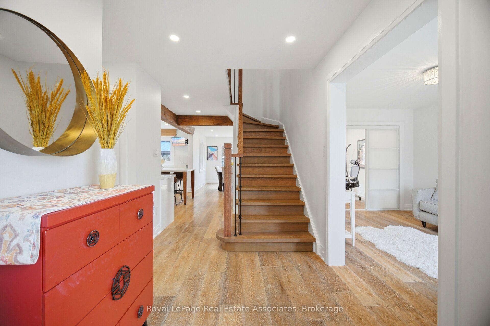 Photo 6 of 225 Barber Drive, Halton Hills, Georgetown — HOMEH