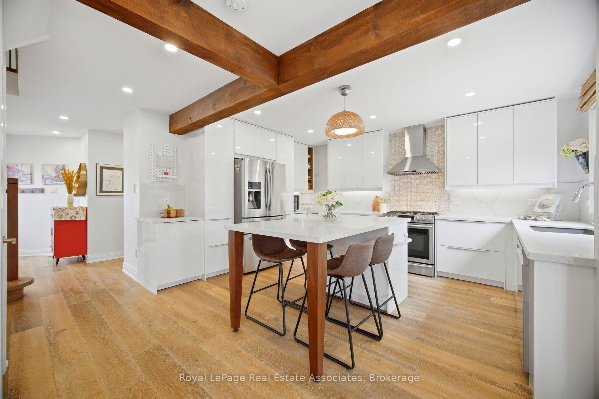 Photo 7 of 225 Barber Drive, Halton Hills, Georgetown — HOMEH