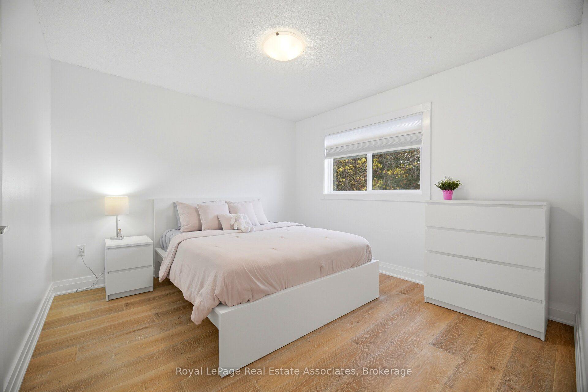 Photo 31 of 225 Barber Drive, Halton Hills, Georgetown — HOMEH