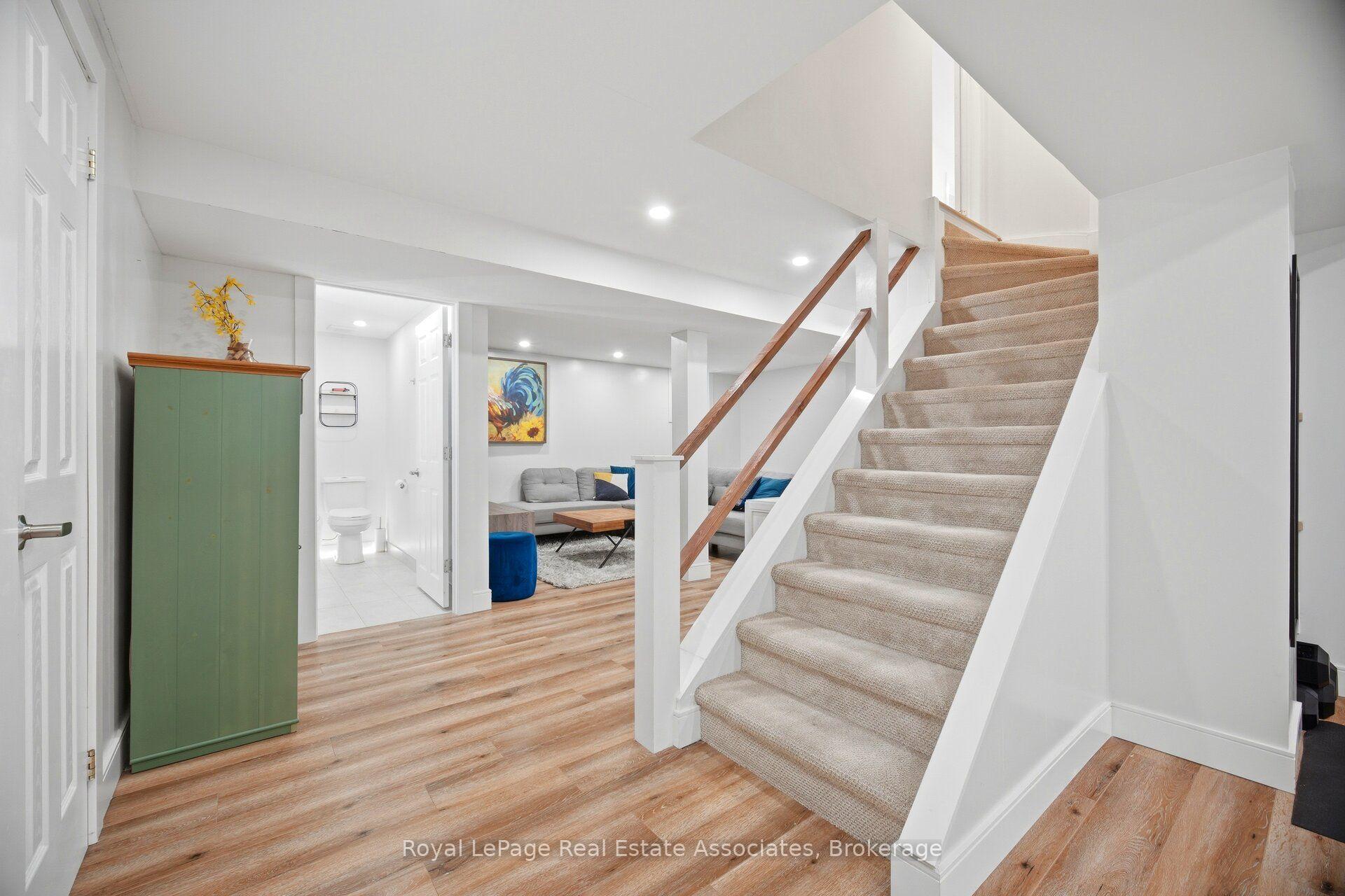 Photo 33 of 225 Barber Drive, Halton Hills, Georgetown — HOMEH