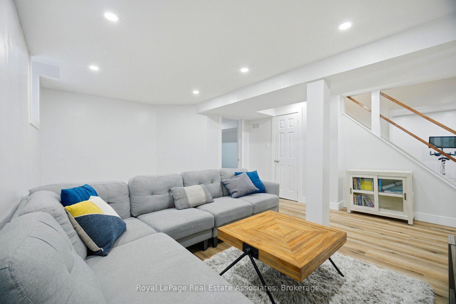 Photo 37 of 225 Barber Drive, Halton Hills, Georgetown — HOMEH