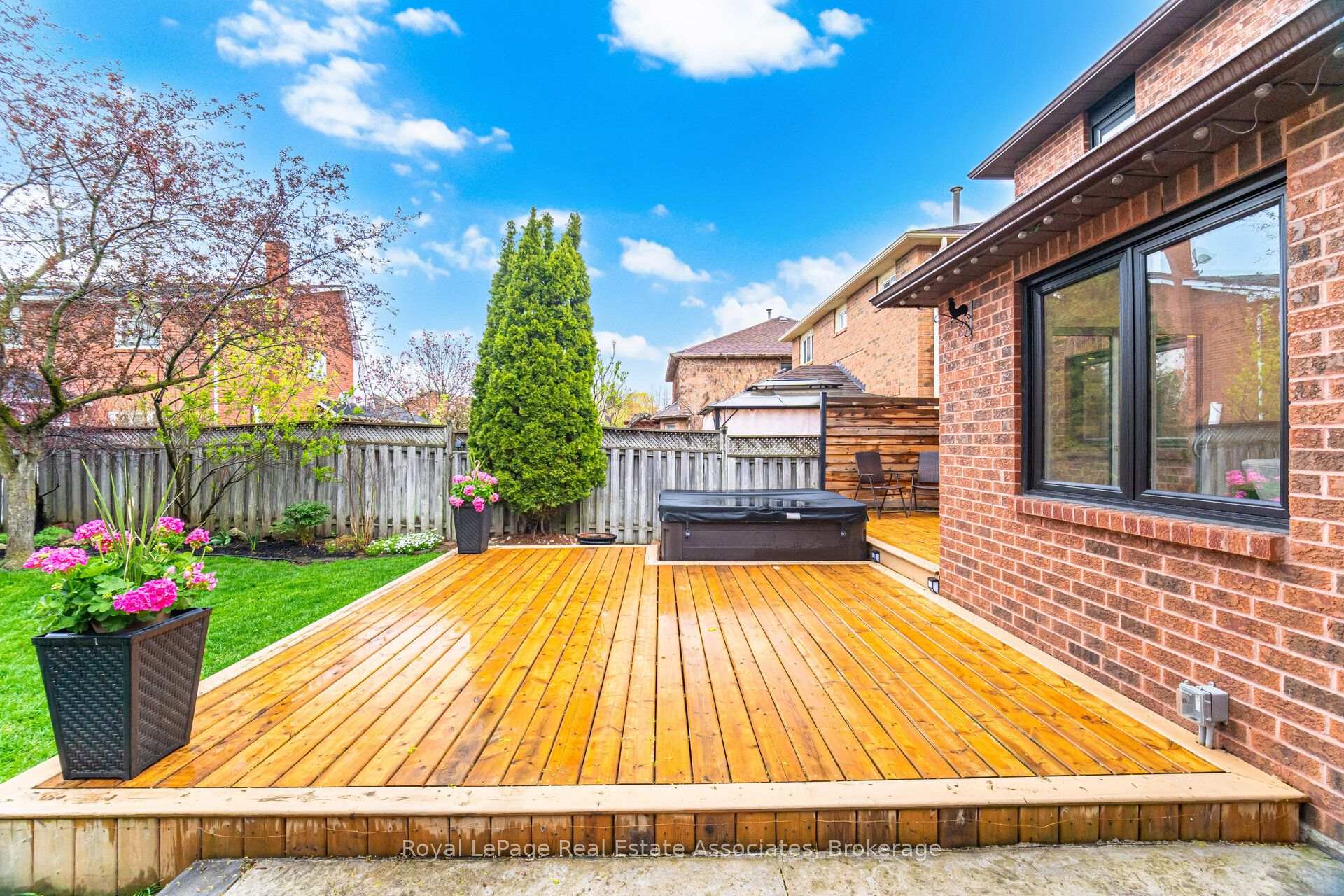 Photo 45 of 225 Barber Drive, Halton Hills, Georgetown — HOMEH