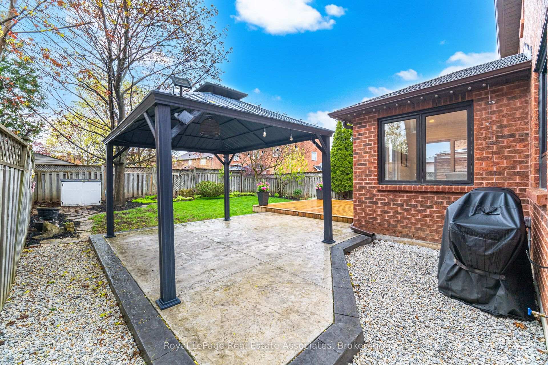 Photo 48 of 225 Barber Drive, Halton Hills, Georgetown — HOMEH