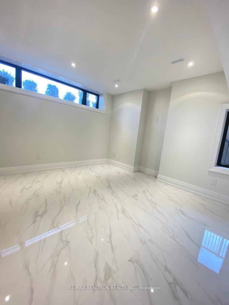 Photo 5 of Unit Lower L, 25 Lancer Drive, Vaughan, Maple — HOMEH