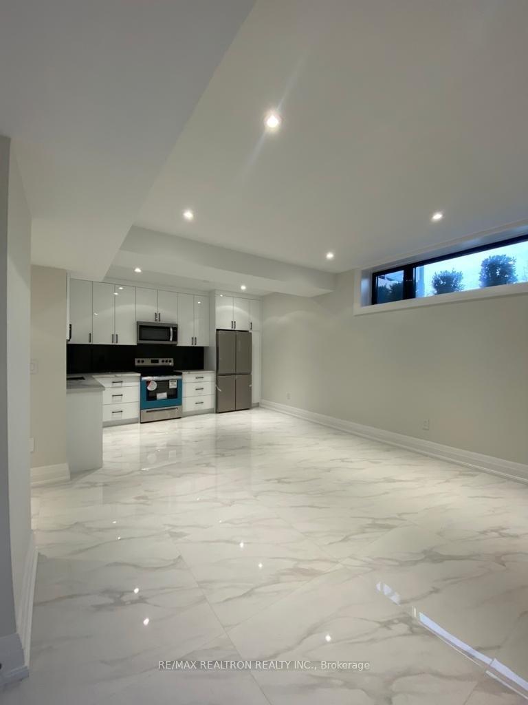 Photo 6 of Unit Lower L, 25 Lancer Drive, Vaughan, Maple — HOMEH