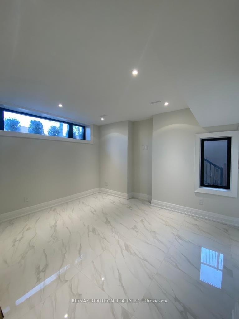 Photo 7 of Unit Lower L, 25 Lancer Drive, Vaughan, Maple — HOMEH